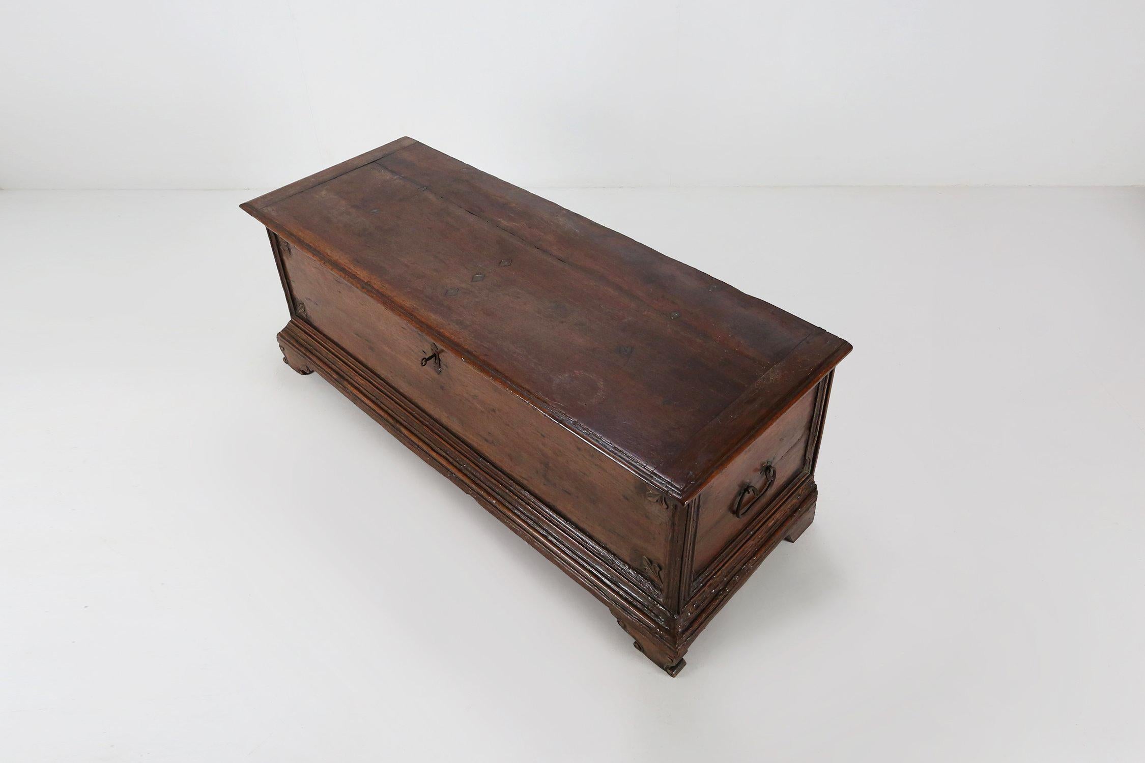 Oak Large 18th Century carved oak chest linen trunk, France
