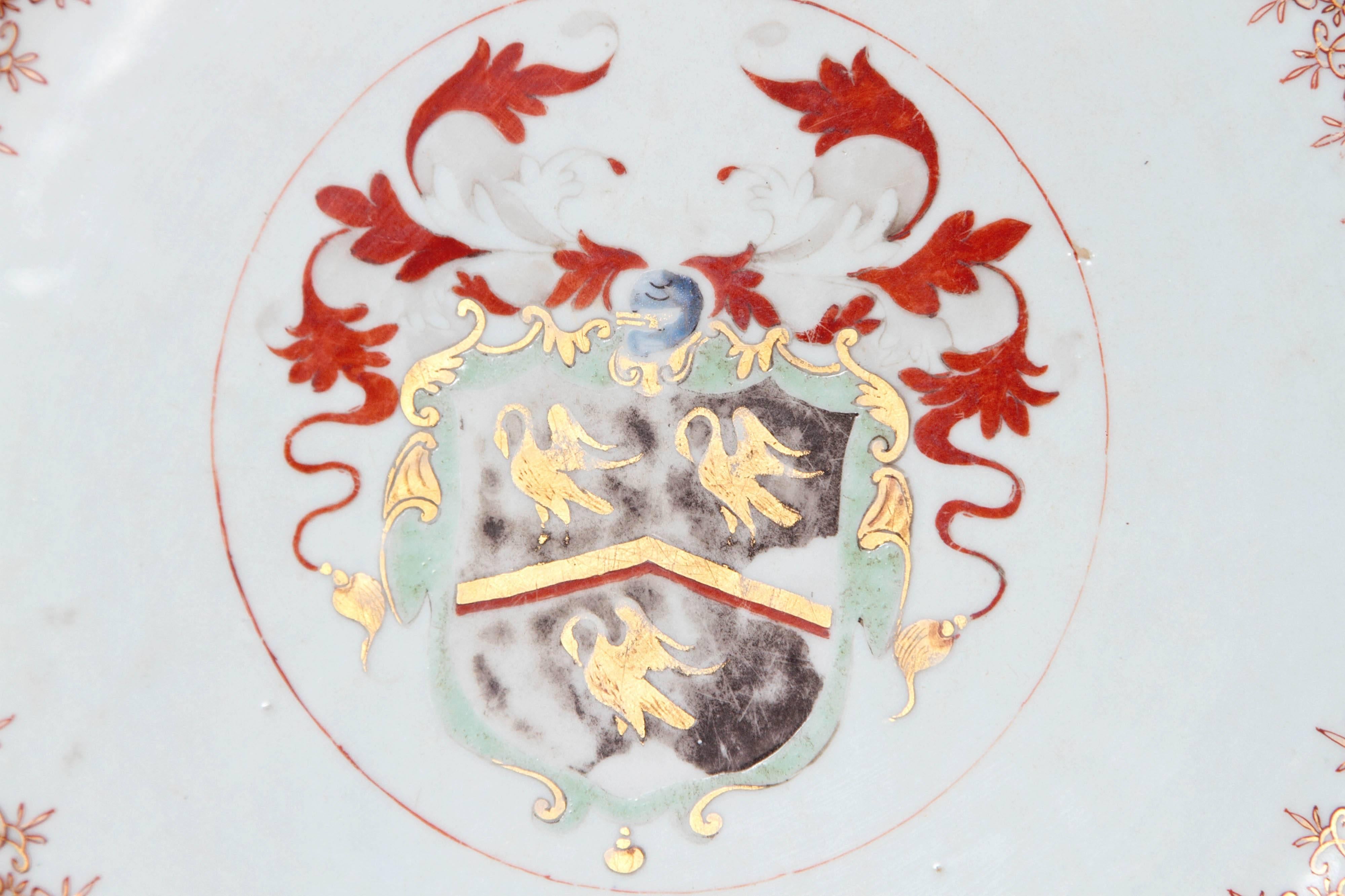 Großer chinesischer Export-Wappenteller aus dem 18. Jahrhundert (Porzellan) im Angebot