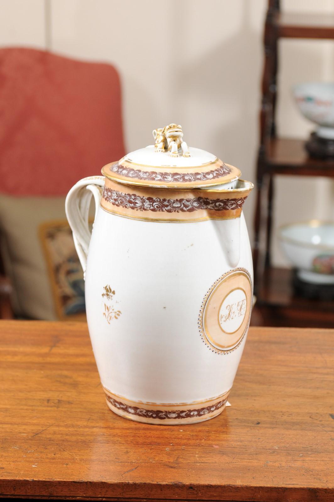 Large 18th Century Chinese Export Porcelain Mug with Lid In Good Condition For Sale In Atlanta, GA