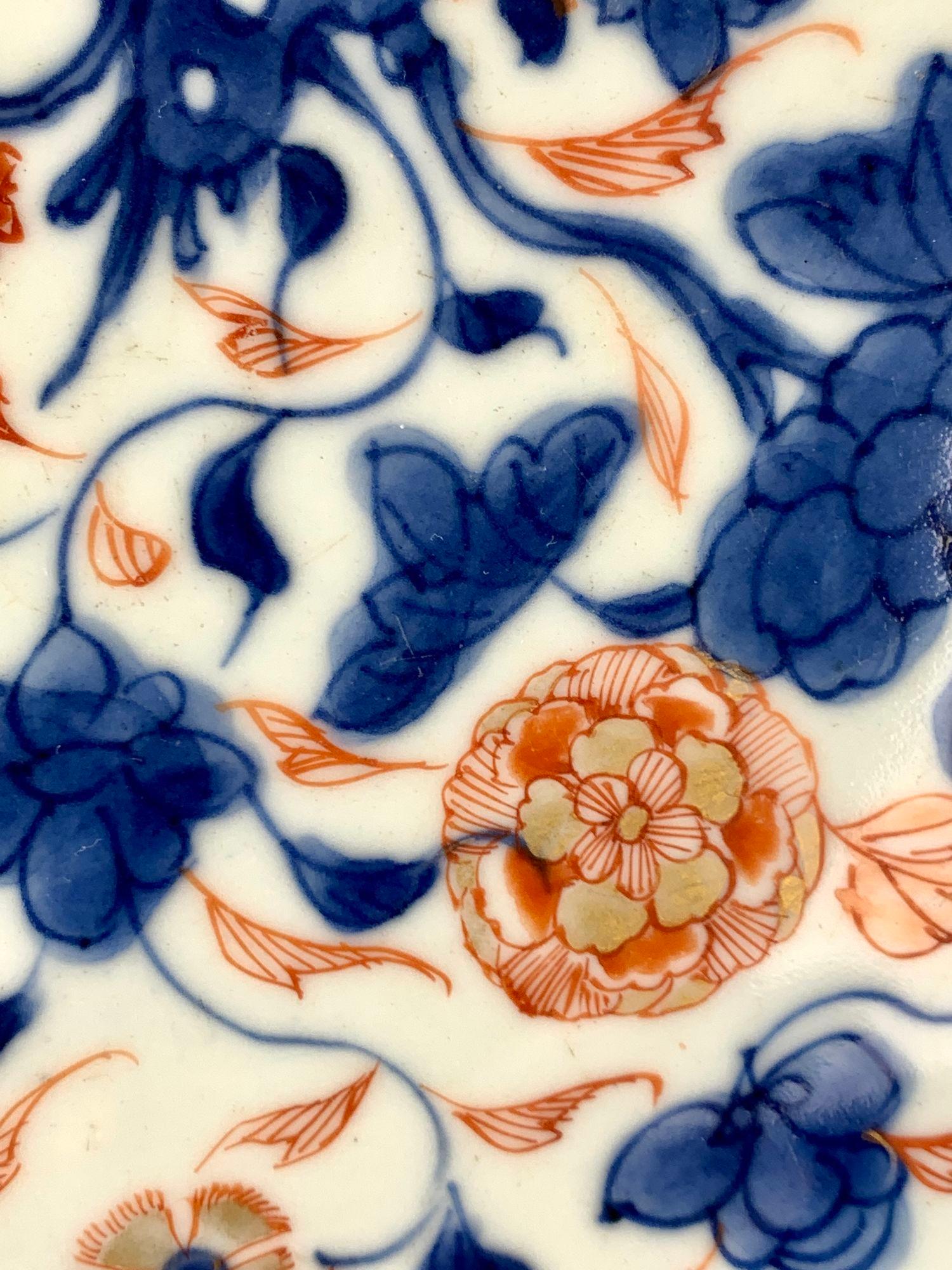 Cinese Grande caricatore in porcellana Imari Porcelain del XVIII secolo, epoca Qianlong, circa 1760 in vendita