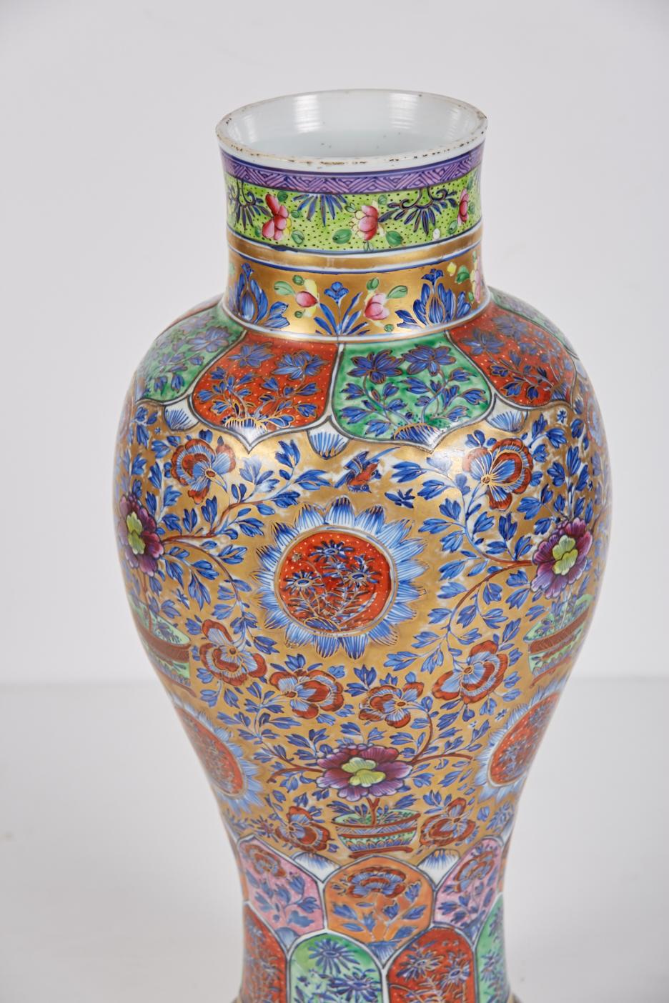 Exportation chinoise Grand vase d'exportation chinois rembourré du 18ème siècle en vente