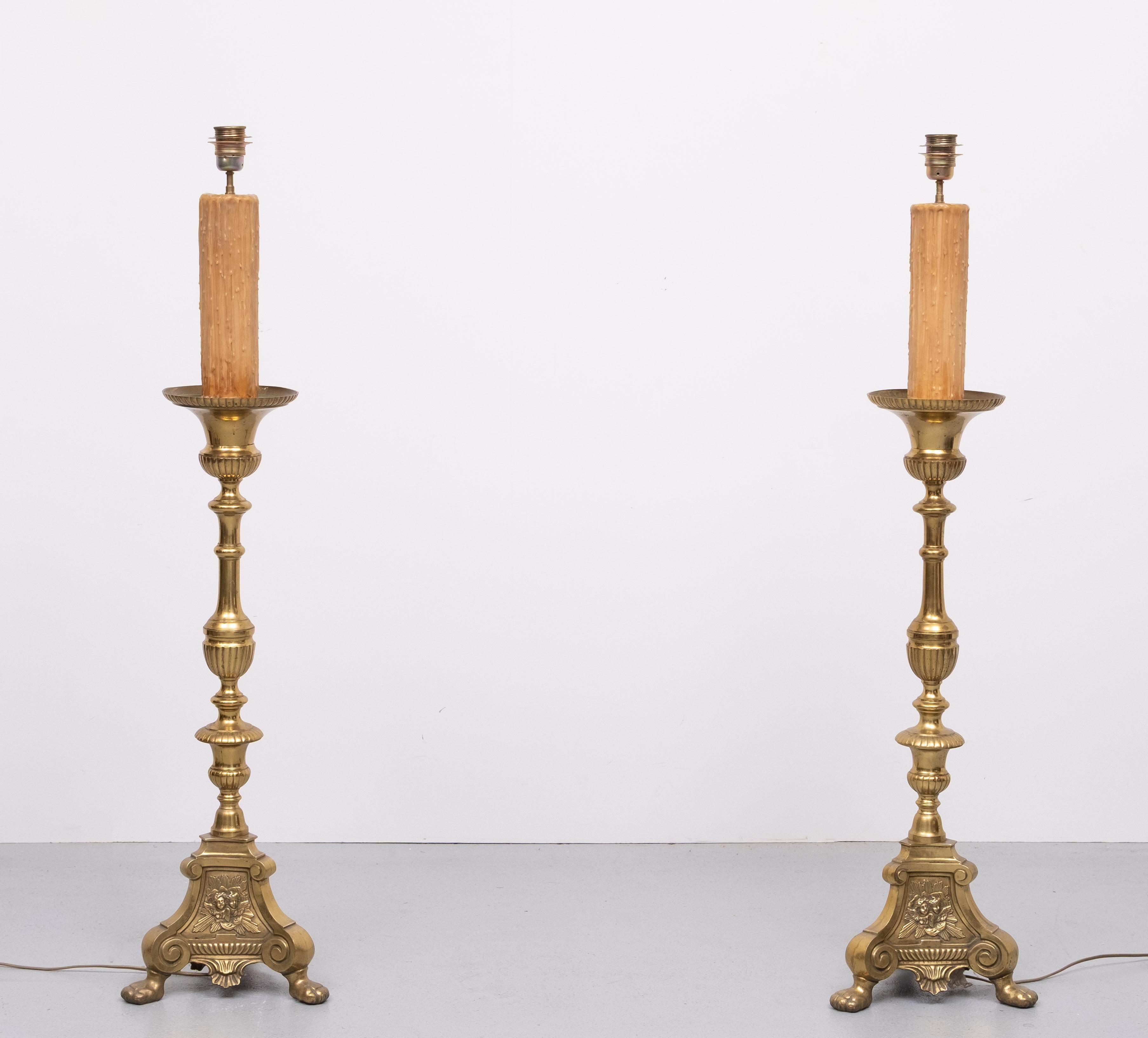 Große 18. Jahrhundert Niederländisch Messing Altar Leuchter Stehlampen . im Angebot 2
