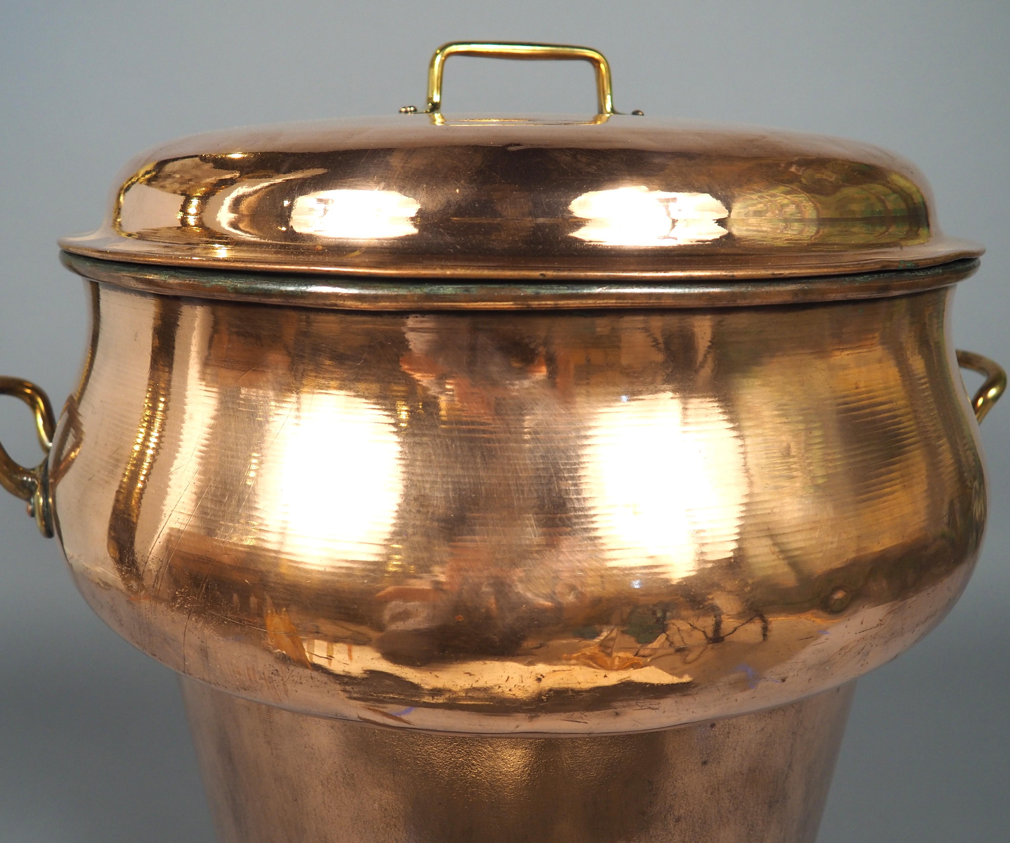 Große 18. Jahrhundert Französisch Kupfer Chateau Küche Wasserbehälter auf Eisen Unterstützung im Angebot 6