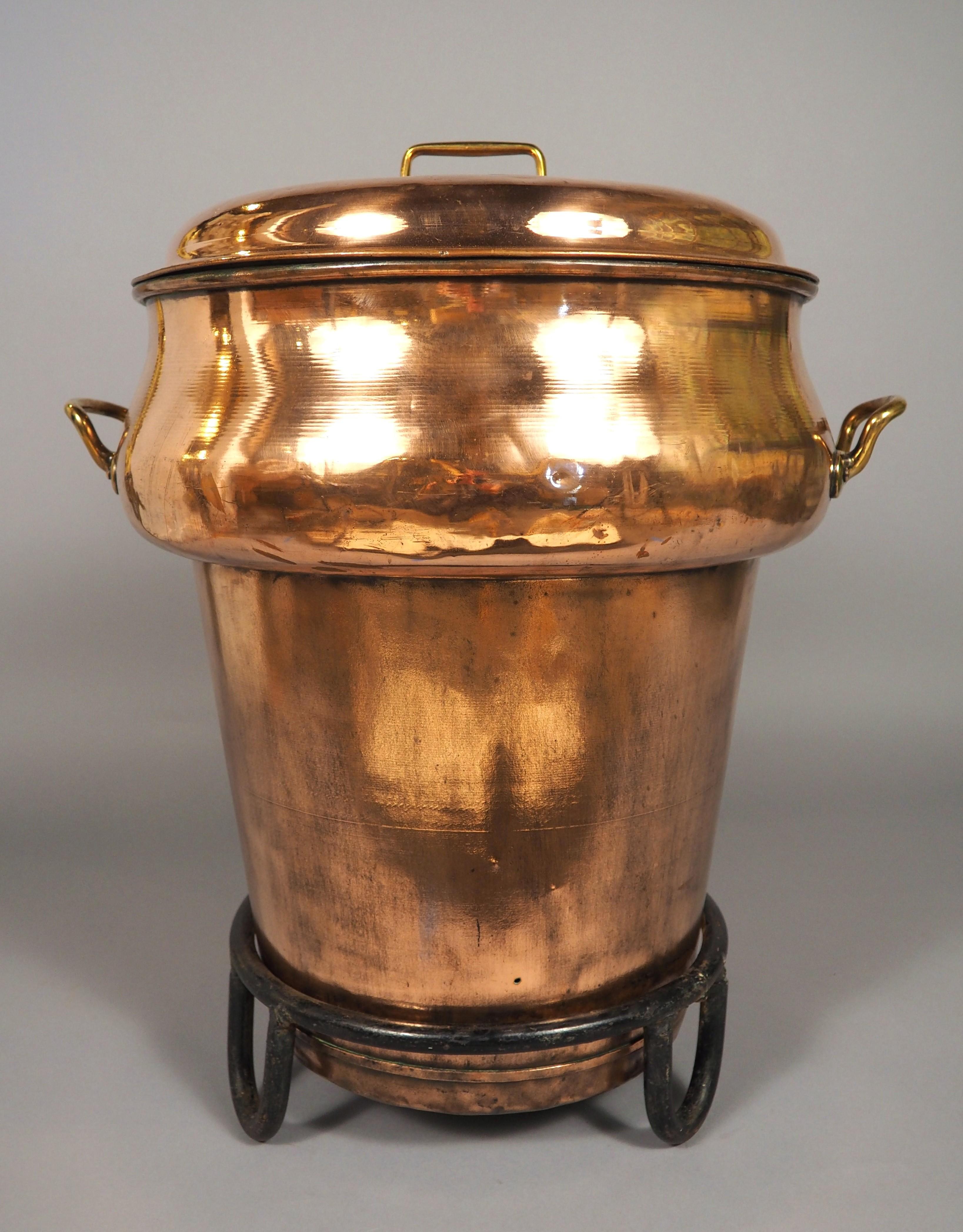 Große 18. Jahrhundert Französisch Kupfer Chateau Küche Wasserbehälter auf Eisen Unterstützung im Angebot 15