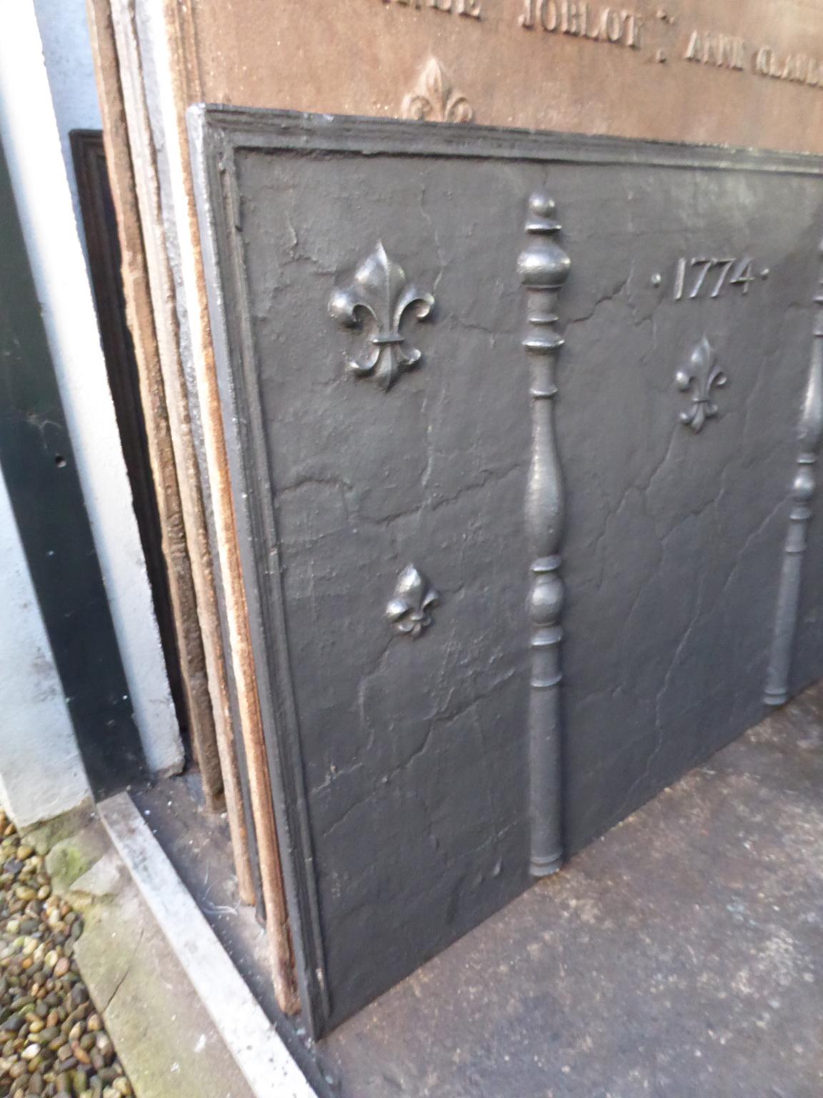 18th Century and Earlier Large 18th Century French Fireback with Pillars and Fleur de Lys
