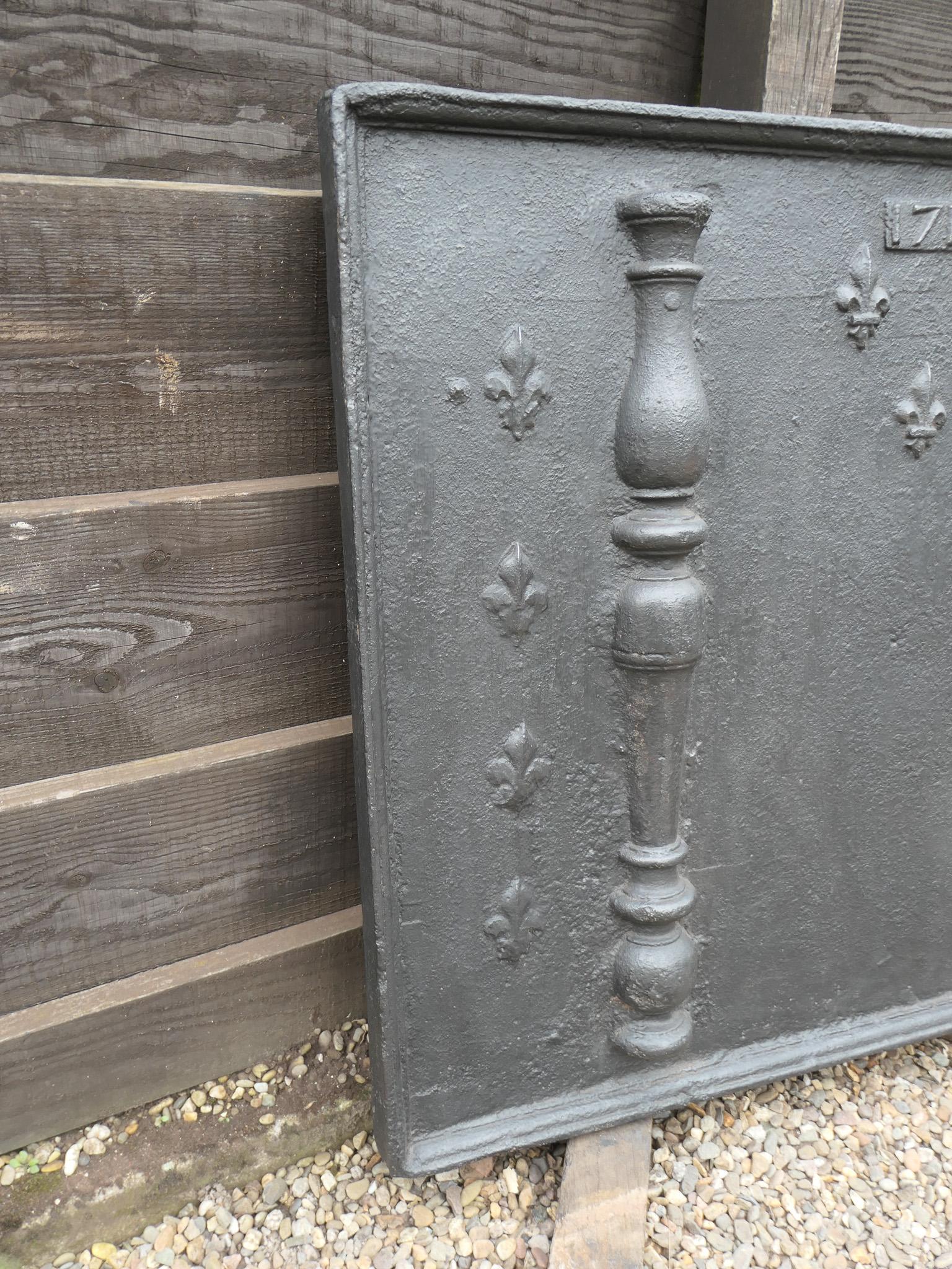 Iron Large 18th Century French Fireback / Backsplash with Pillars and Fleurs De Lys For Sale