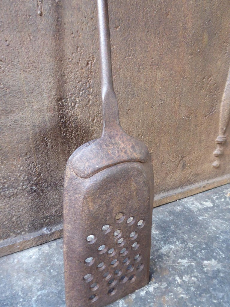 Large 18th Century French Fireplace Shovel or Fire Shovel For Sale 3