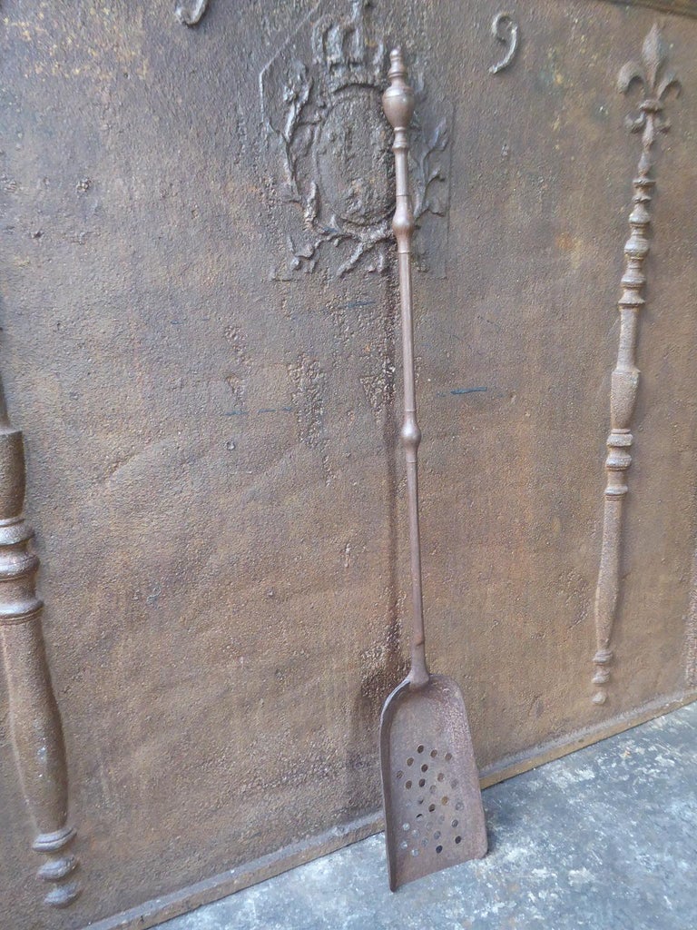 Louis XV Large 18th Century French Fireplace Shovel or Fire Shovel For Sale
