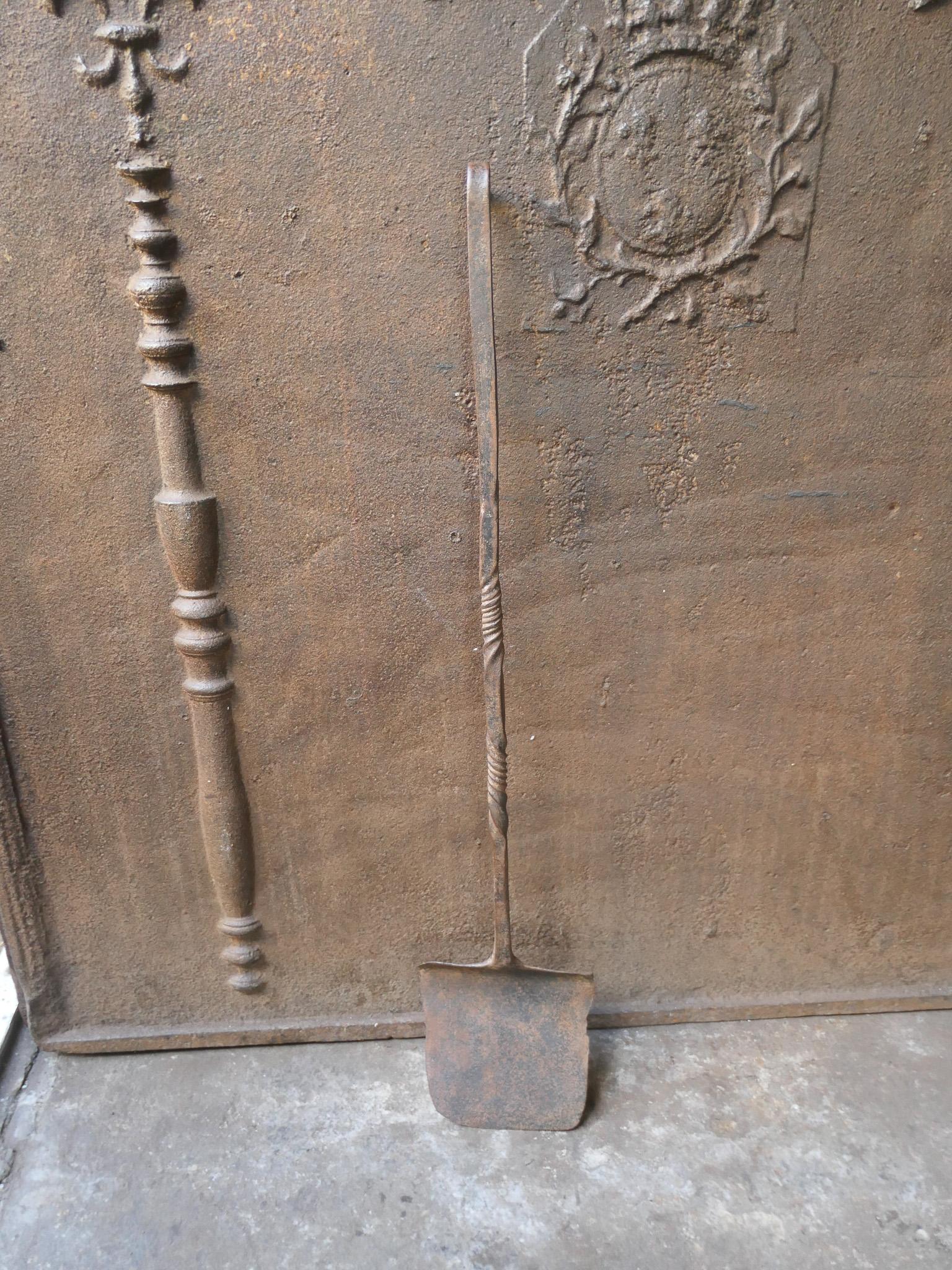 Louis XIV Large 18th Century French Fireplace Shovel or Fire Shovel For Sale