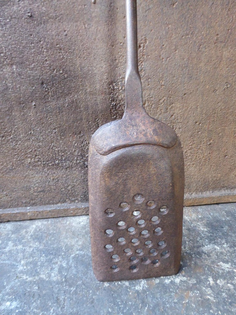 Large 18th Century French Fireplace Shovel or Fire Shovel For Sale 2