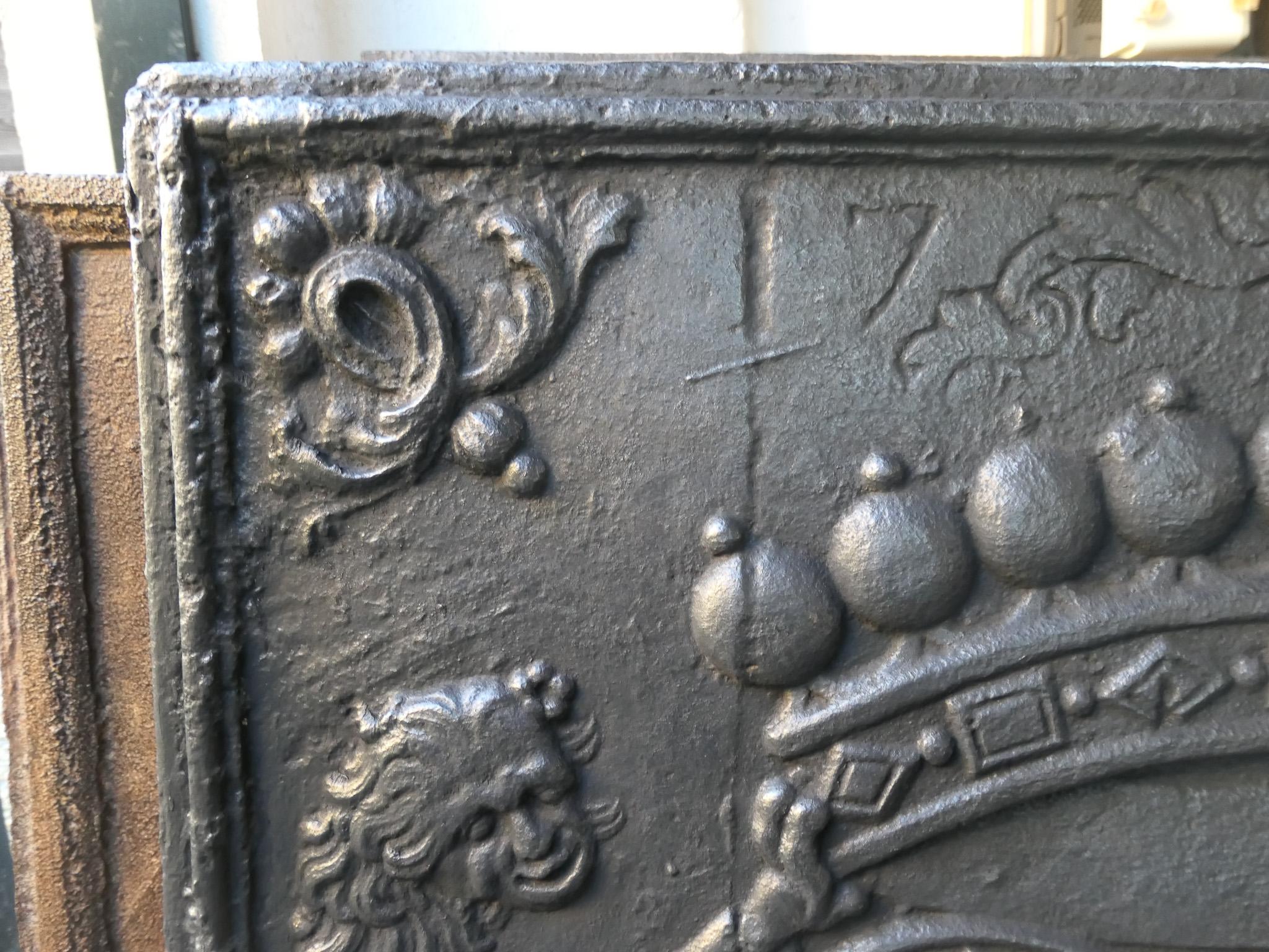 Large 18th Century French Louis XIV 'Coat of Arms' Fireback / Backsplash For Sale 8