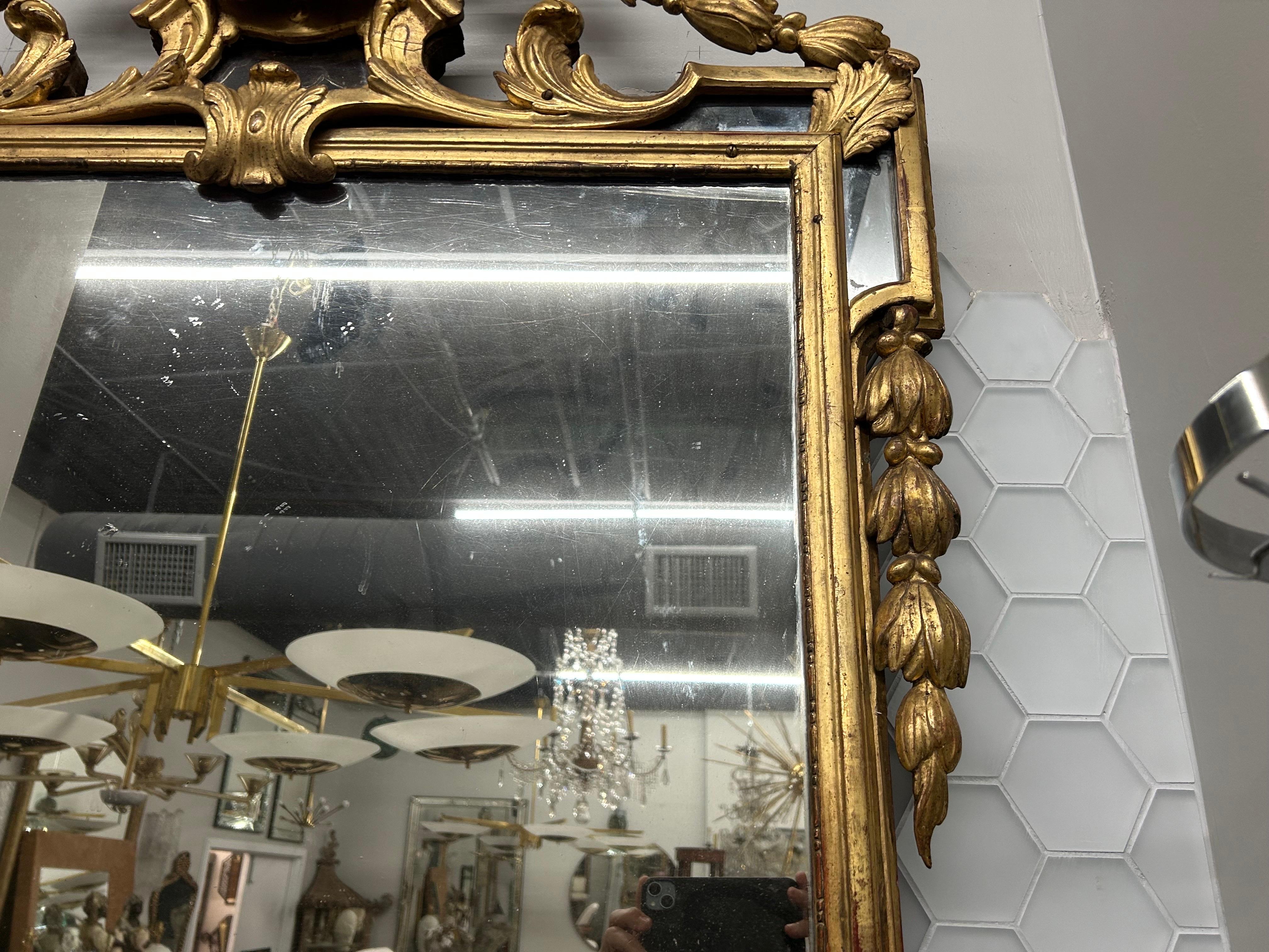 XVIIIe siècle et antérieur Grand miroir français Louis XVI du 18ème siècle en bois doré en vente