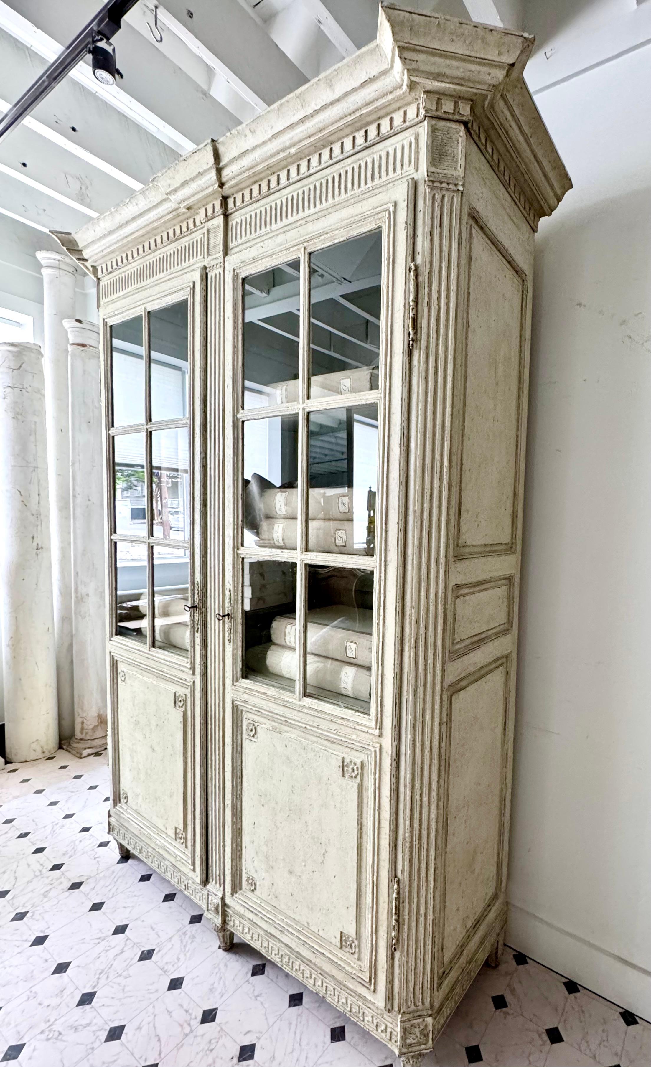 Large 18th Century French Louis XVI Style Painted Bookcase In Good Condition In Charleston, SC