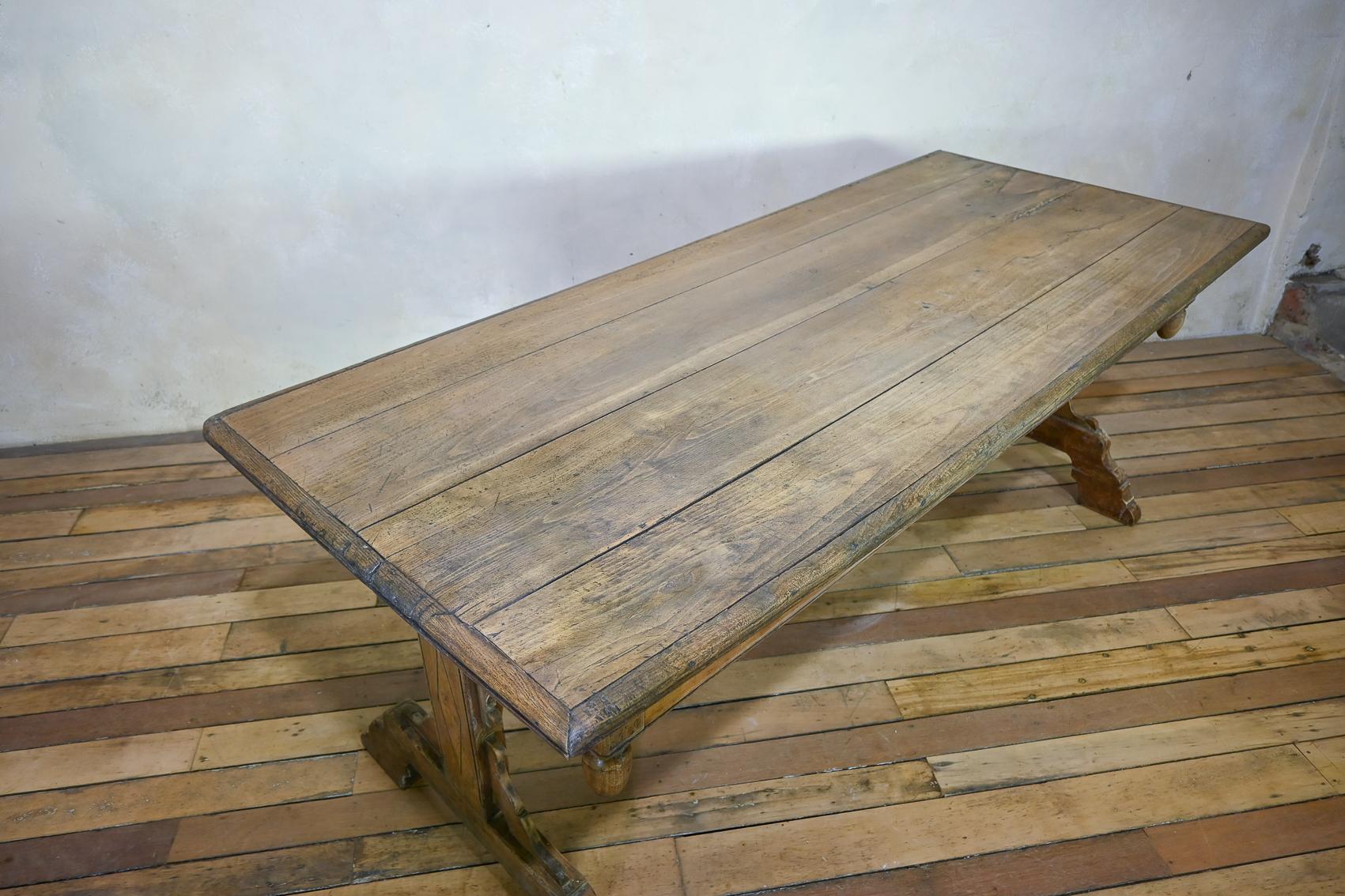 Große 18. Jahrhundert Französisch Provincial Bauernhaus Küche Tisch Schublade Nussbaum im Angebot 8