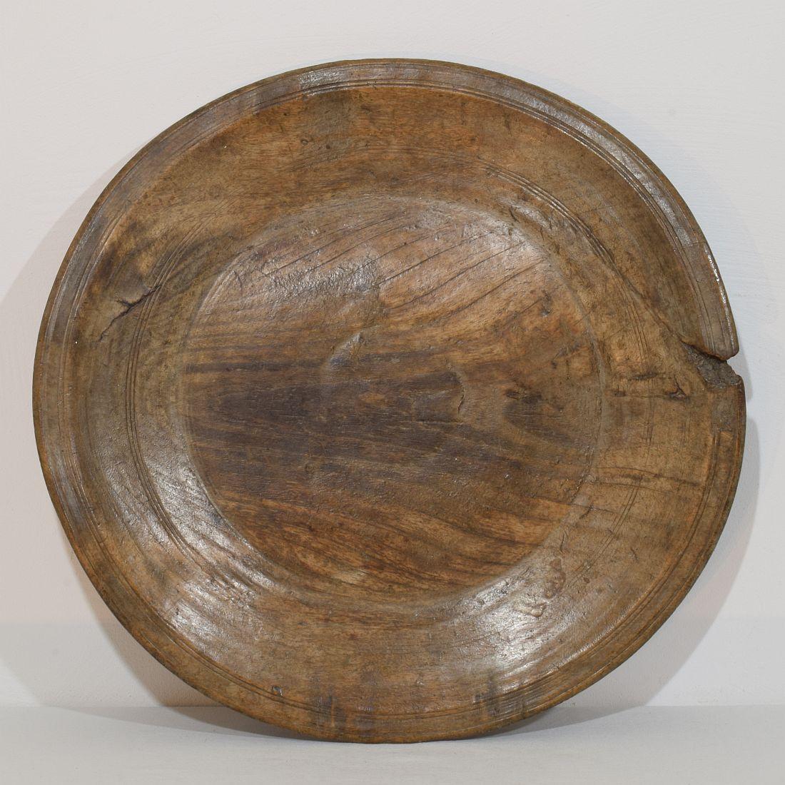Large 18th Century French Wooden Bowl / Platter For Sale 1
