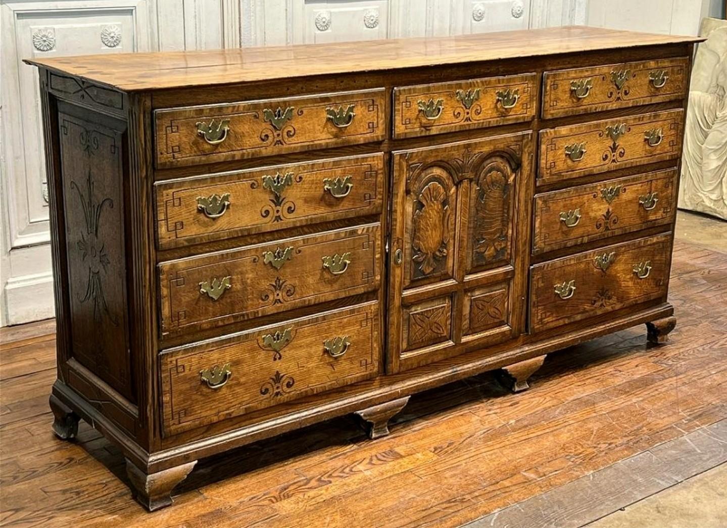 Large 18th Century George III Period English Oak Welsh Dresser Cabinet In Good Condition In Forney, TX