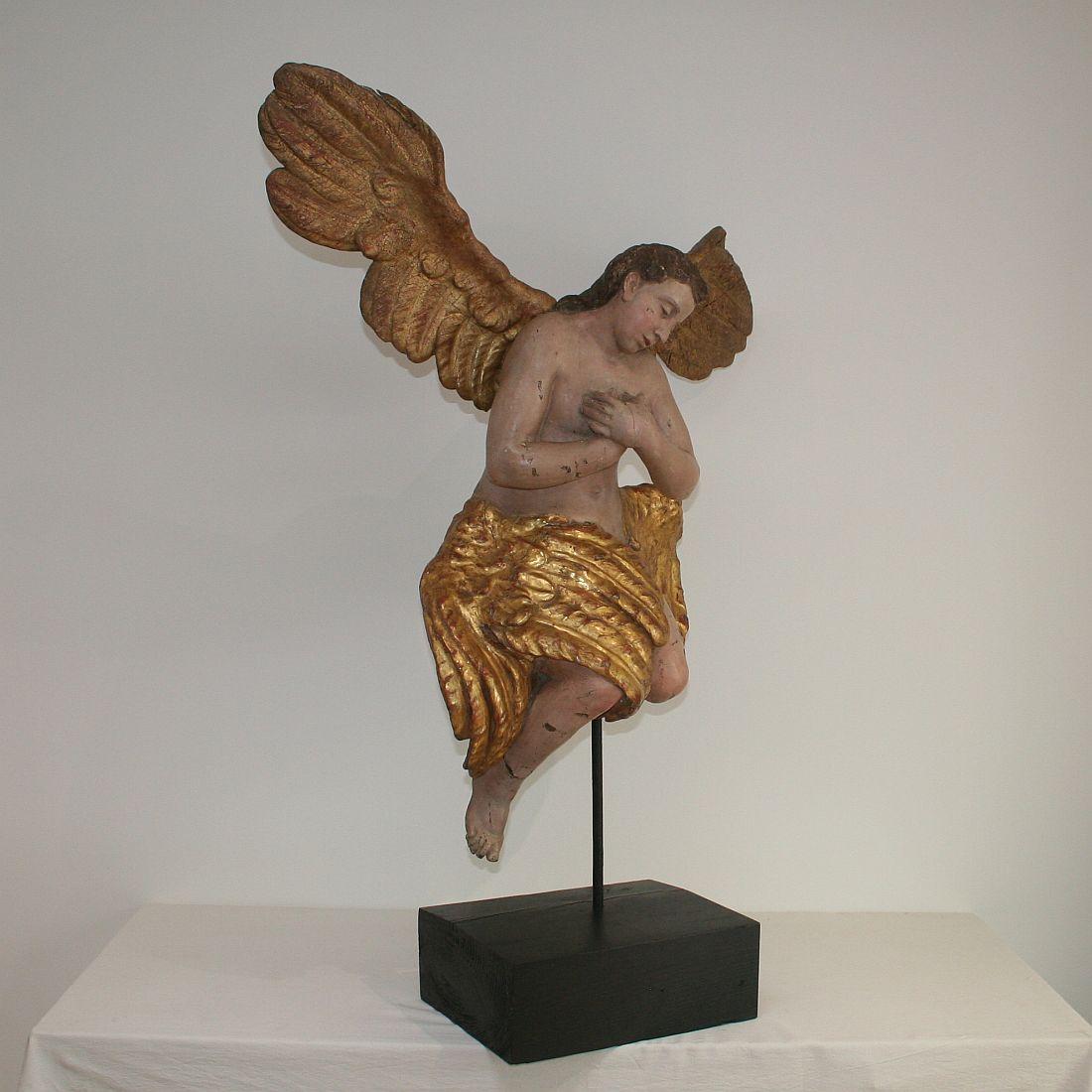 Hand-Carved Large 18th Century Gilded Italian Baroque Angel