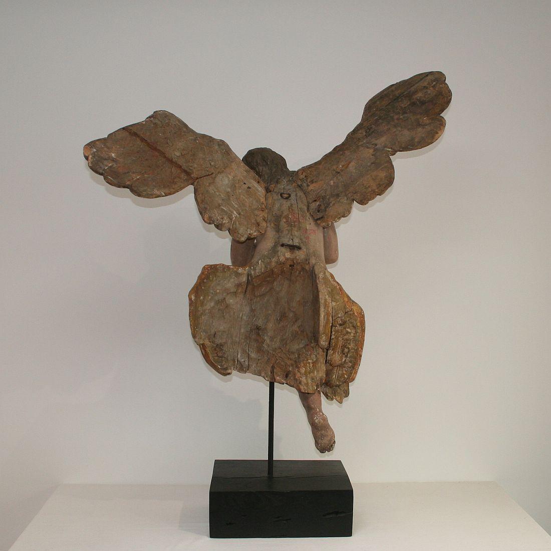 Wood Large 18th Century Gilded Italian Baroque Angel