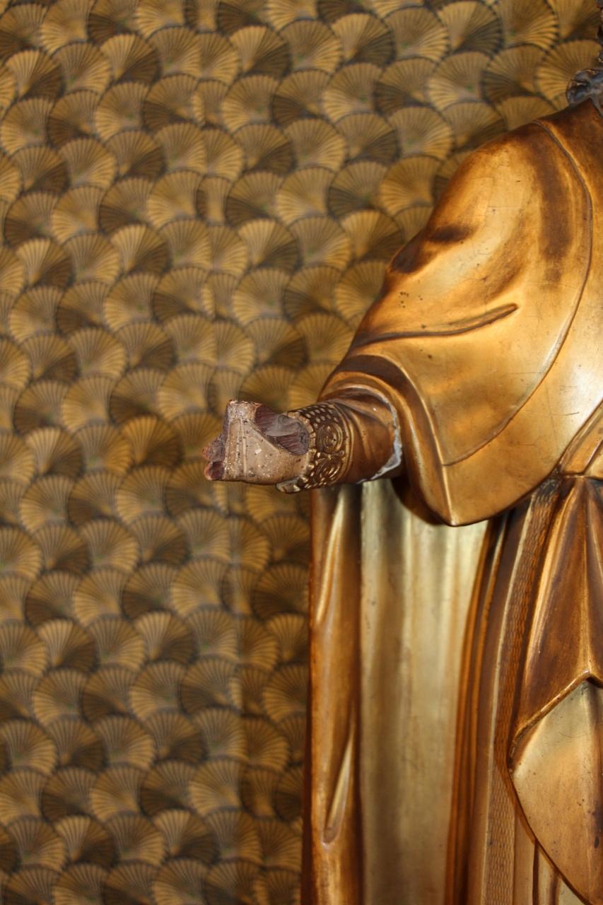 Large 18th Century Golden Wood Statue Of A Holy Bishop Removable Miter For Sale 4