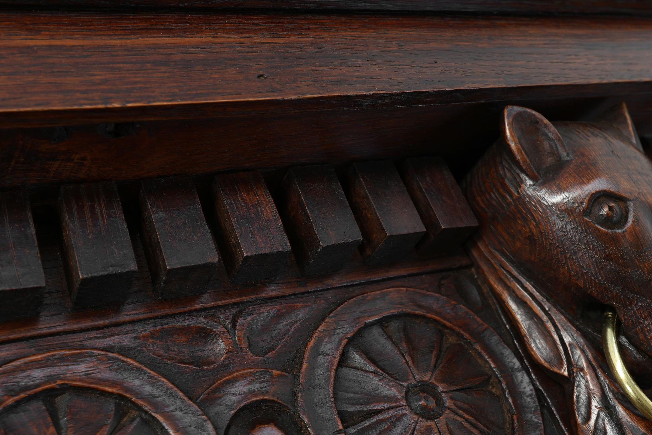 Large 18th Century Gothic solid oak hand carved coat rack, France In Good Condition For Sale In Meulebeke, BE