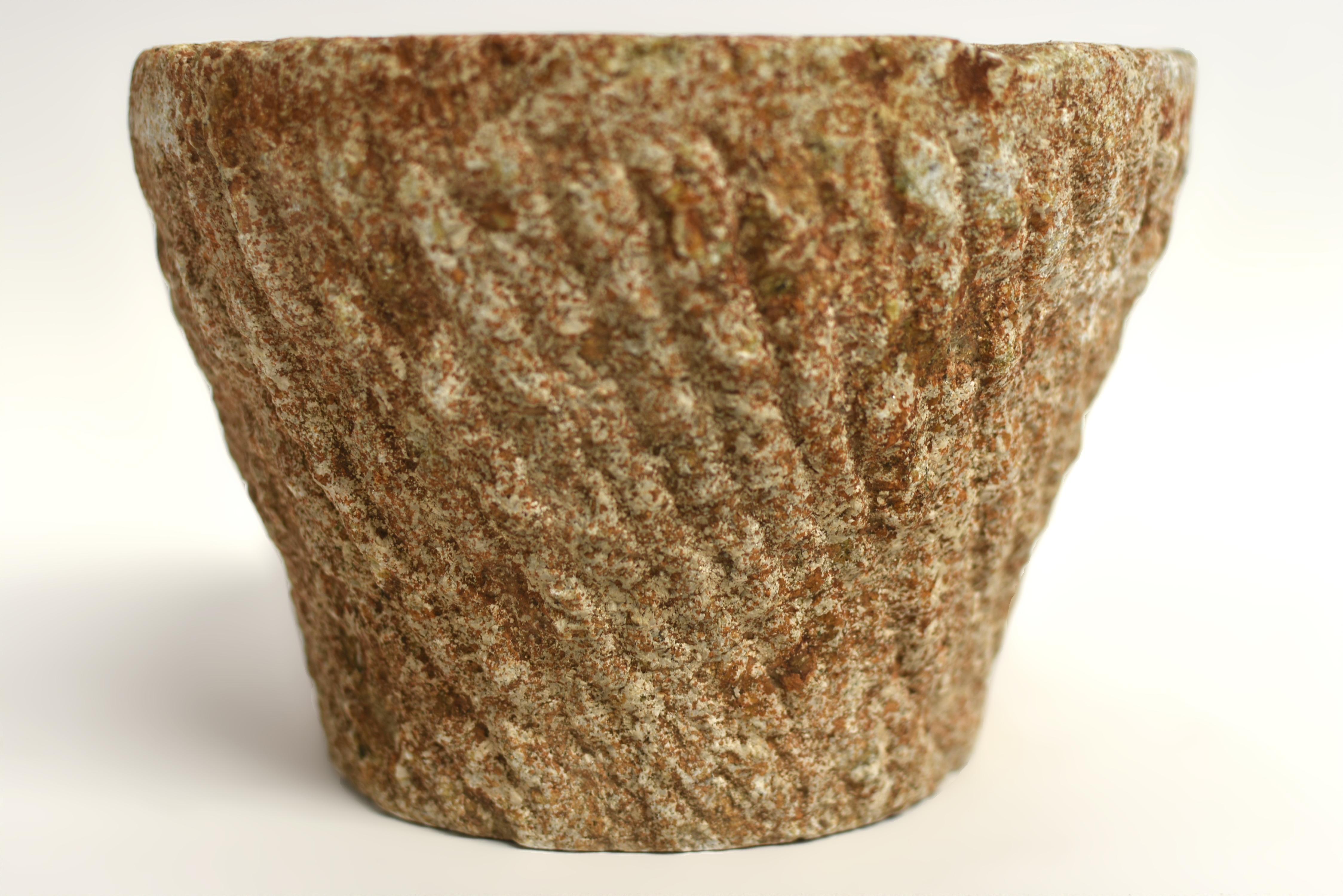 XVIIIe siècle et antérieur Grande jardinière de tombeau du 18ème siècle en pierre de granit 9 lb en vente
