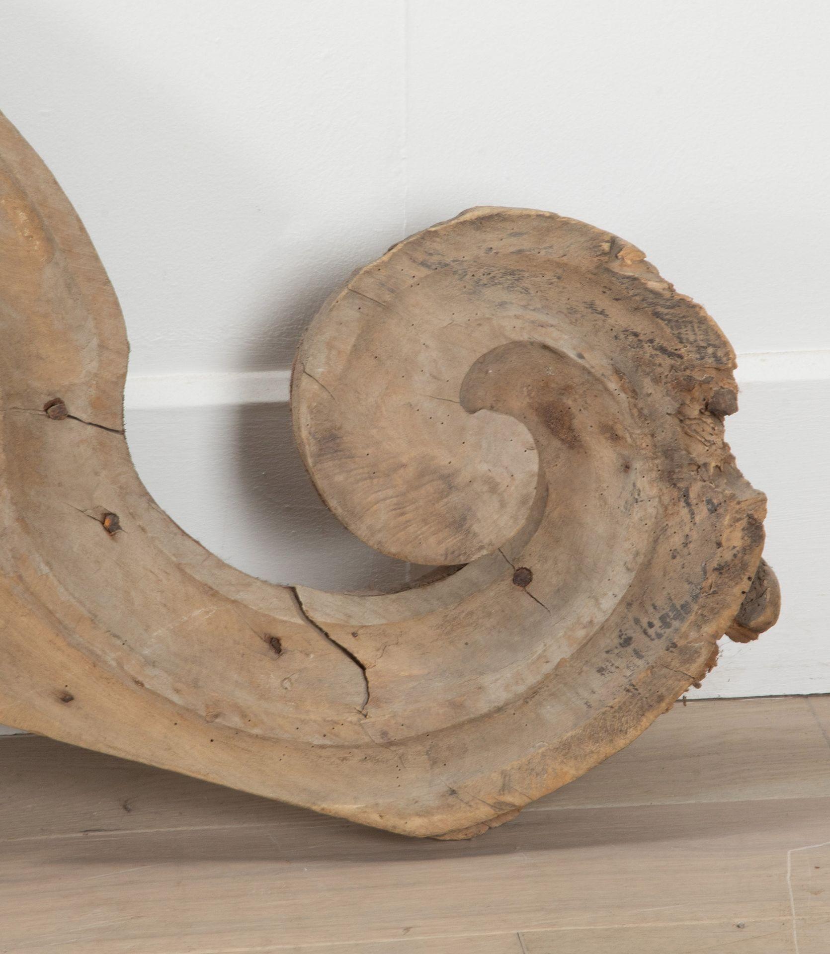 Large 18th Century Italian Carved 'Feather' Fragment For Sale 3