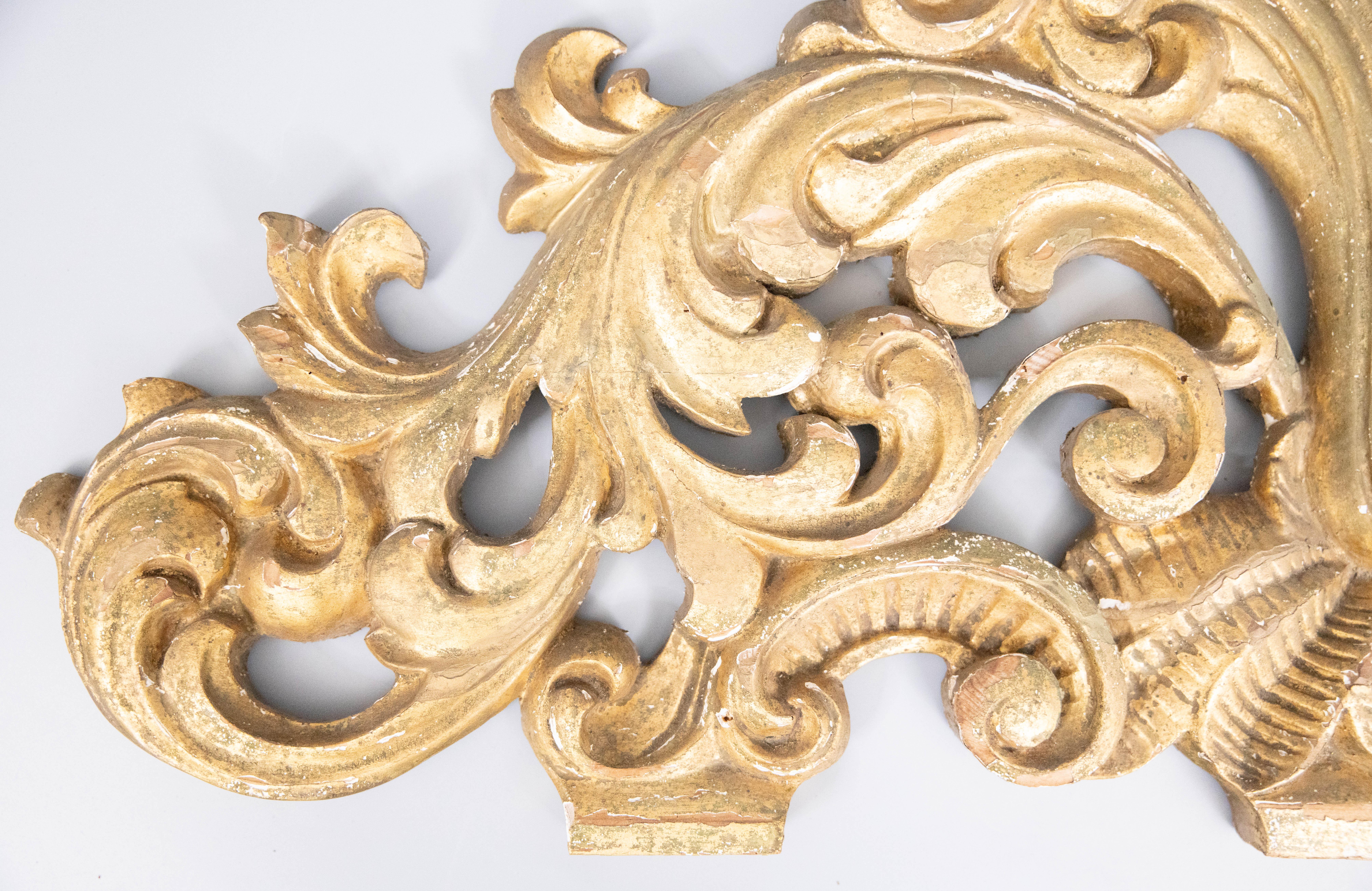 18th C. Italian Carved Giltwood Pediment Architectural Fragment Wall Hanging For Sale 1