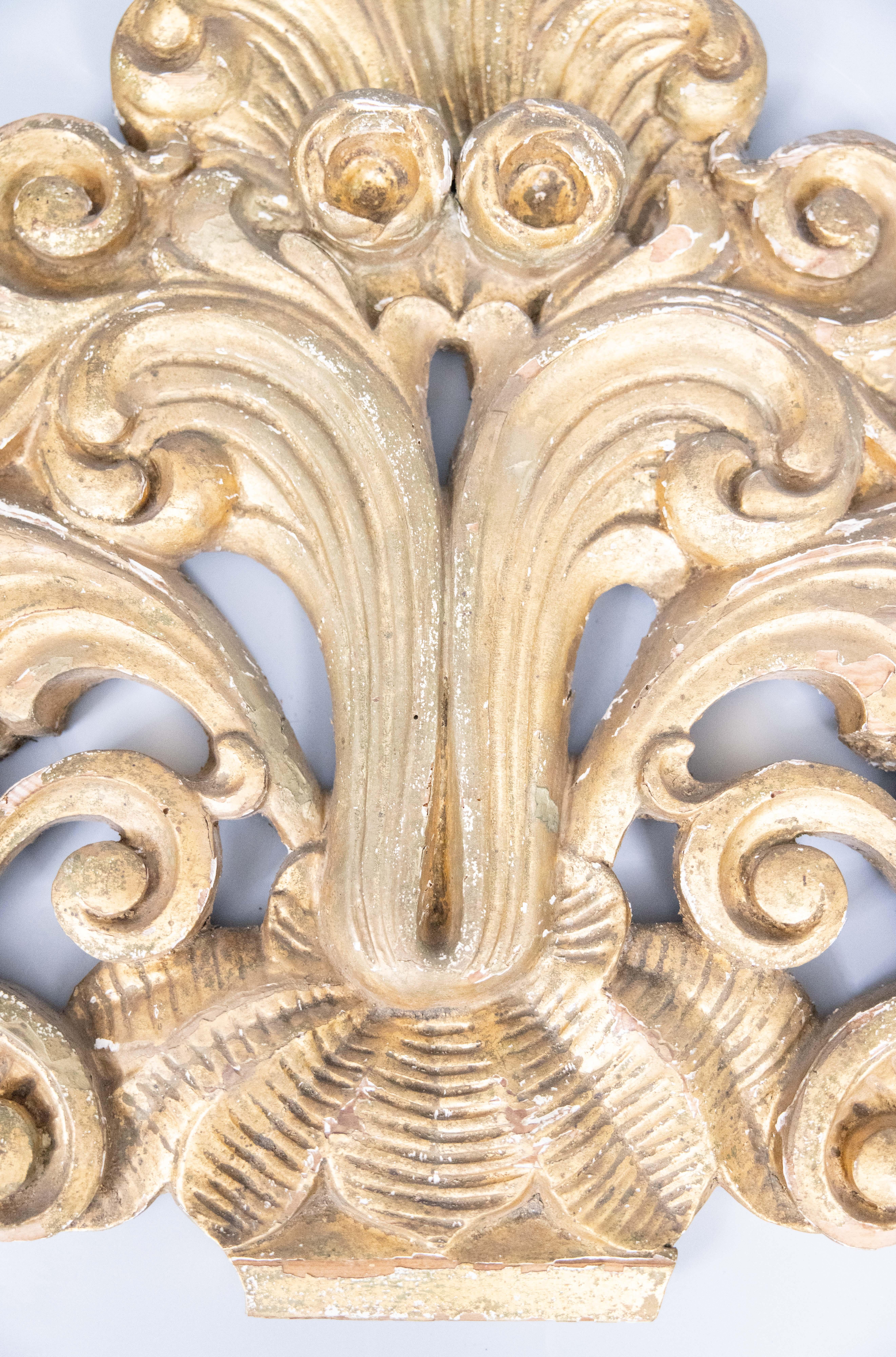 18th C. Italian Carved Giltwood Pediment Architectural Fragment Wall Hanging For Sale 2