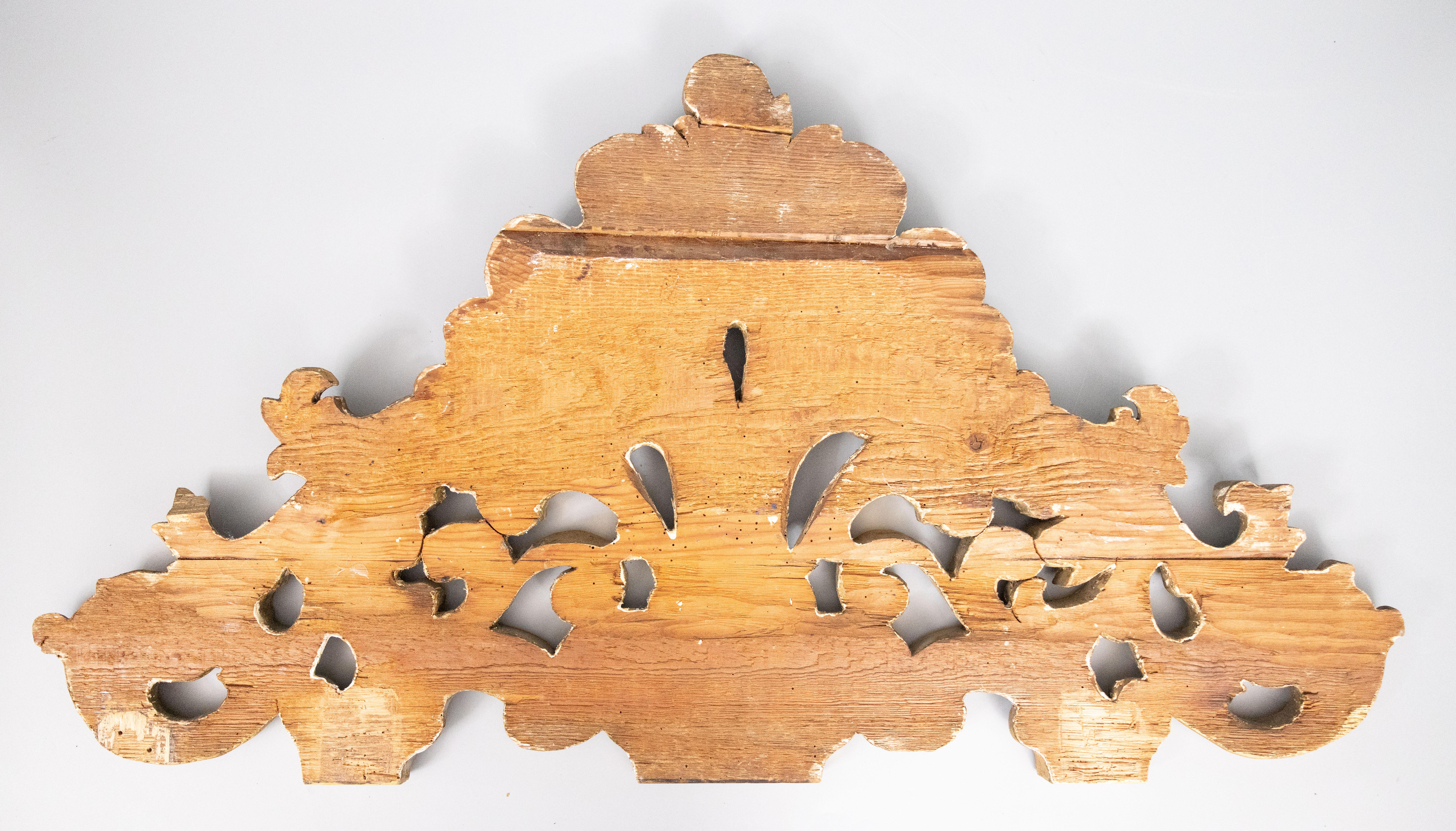 18th C. Italian Carved Giltwood Pediment Architectural Fragment Wall Hanging For Sale 4
