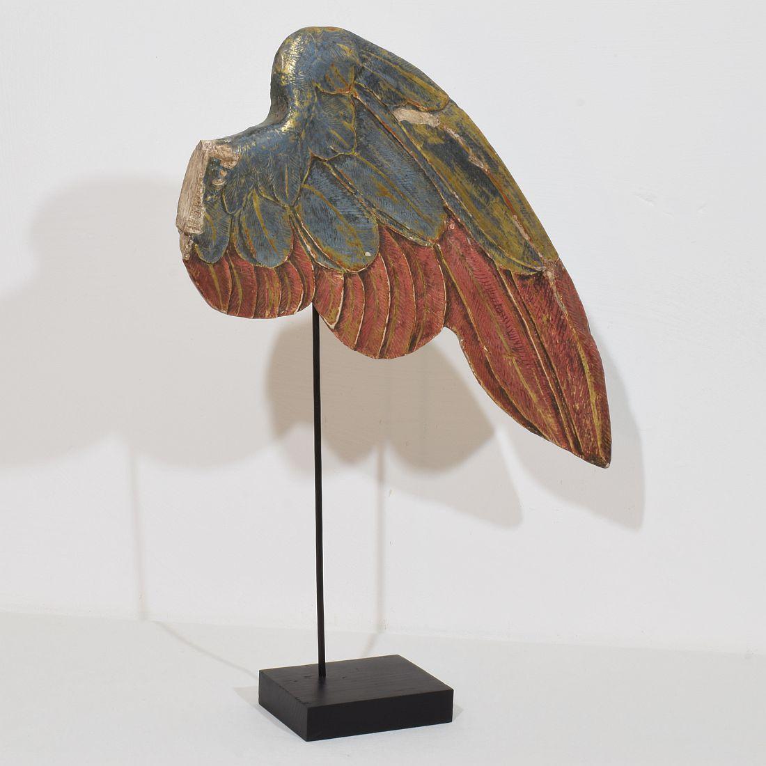 Gran ala de madera tallada italiana del siglo XVIII de un ángel barroco Barroco en venta