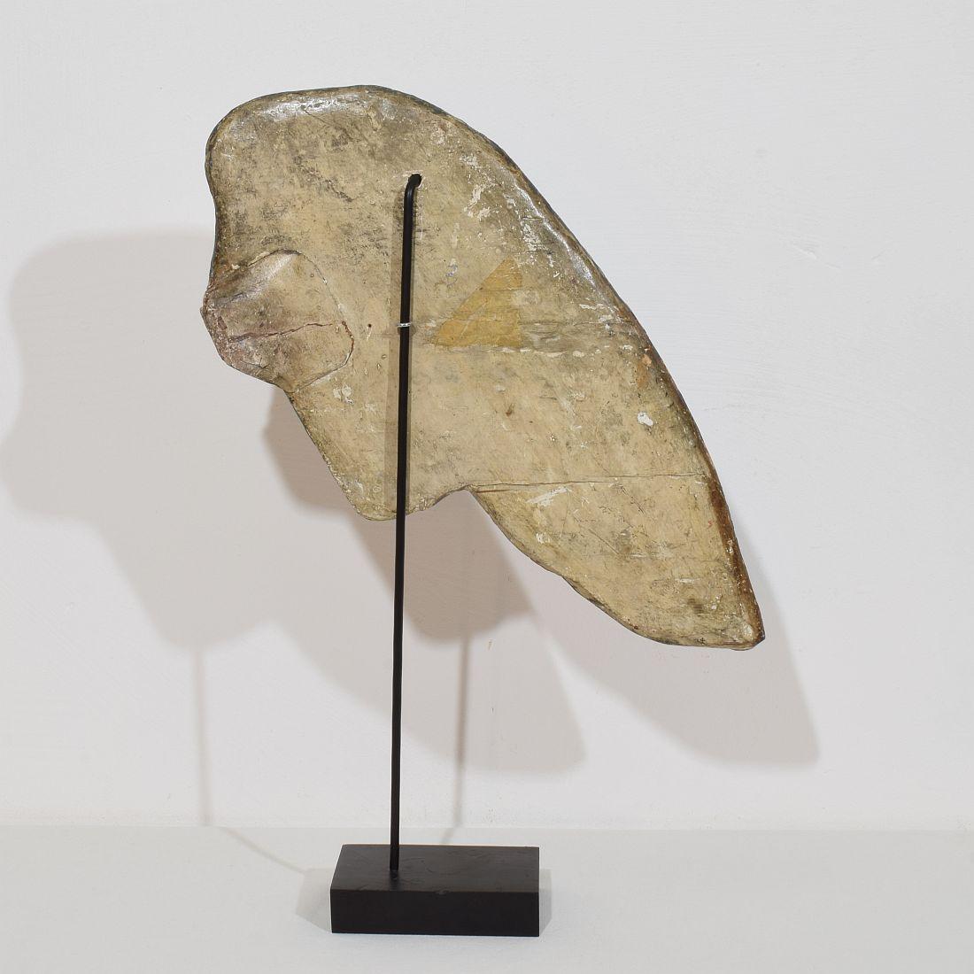 Gran ala de madera tallada italiana del siglo XVIII de un ángel barroco Tallado a mano en venta
