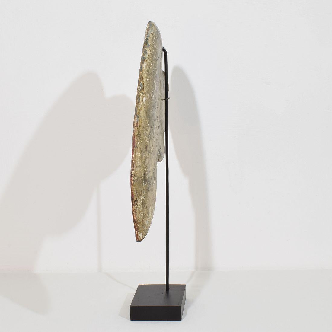 Gran ala de madera tallada italiana del siglo XVIII de un ángel barroco en Bueno estado para la venta en Buisson, FR