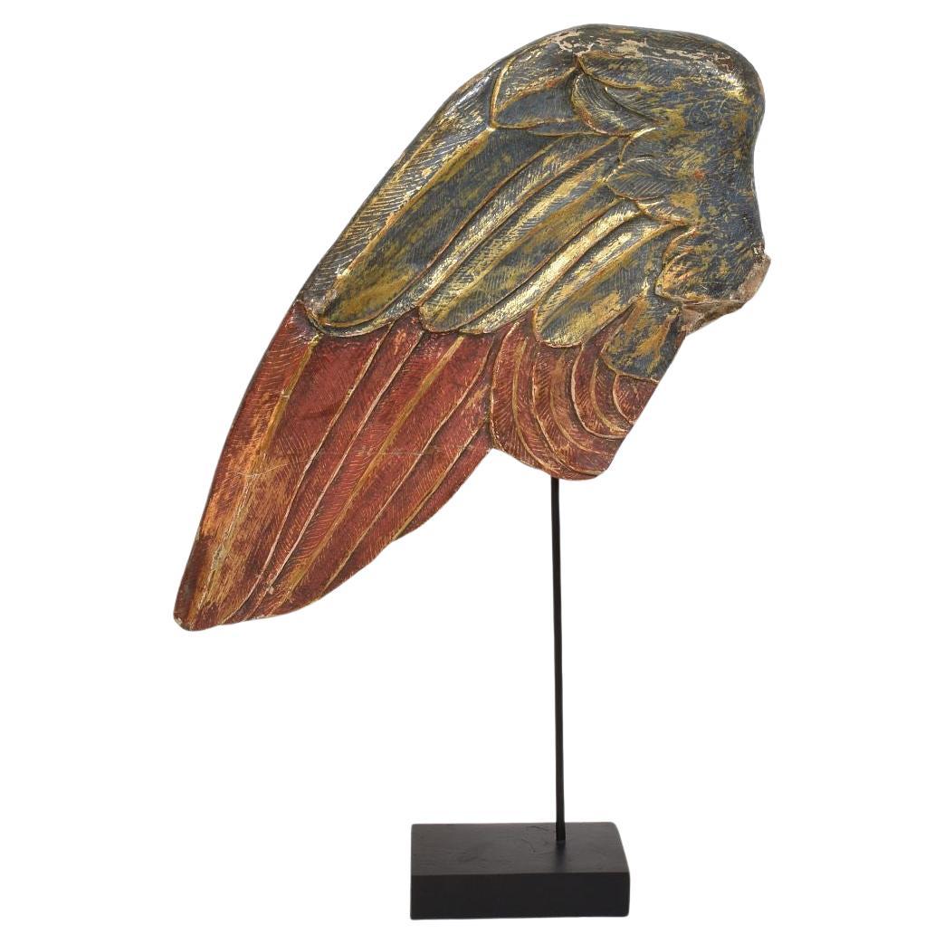Gran ala de madera tallada italiana del siglo XVIII de un ángel barroco en venta