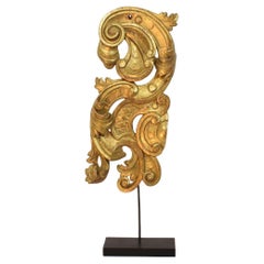 Large 18th Century Italian Hand Carved Giltwood Baroque Curl Ornament