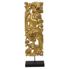 Large 18th Century Italian Hand Carved Giltwood Baroque Curl Ornament With Angel