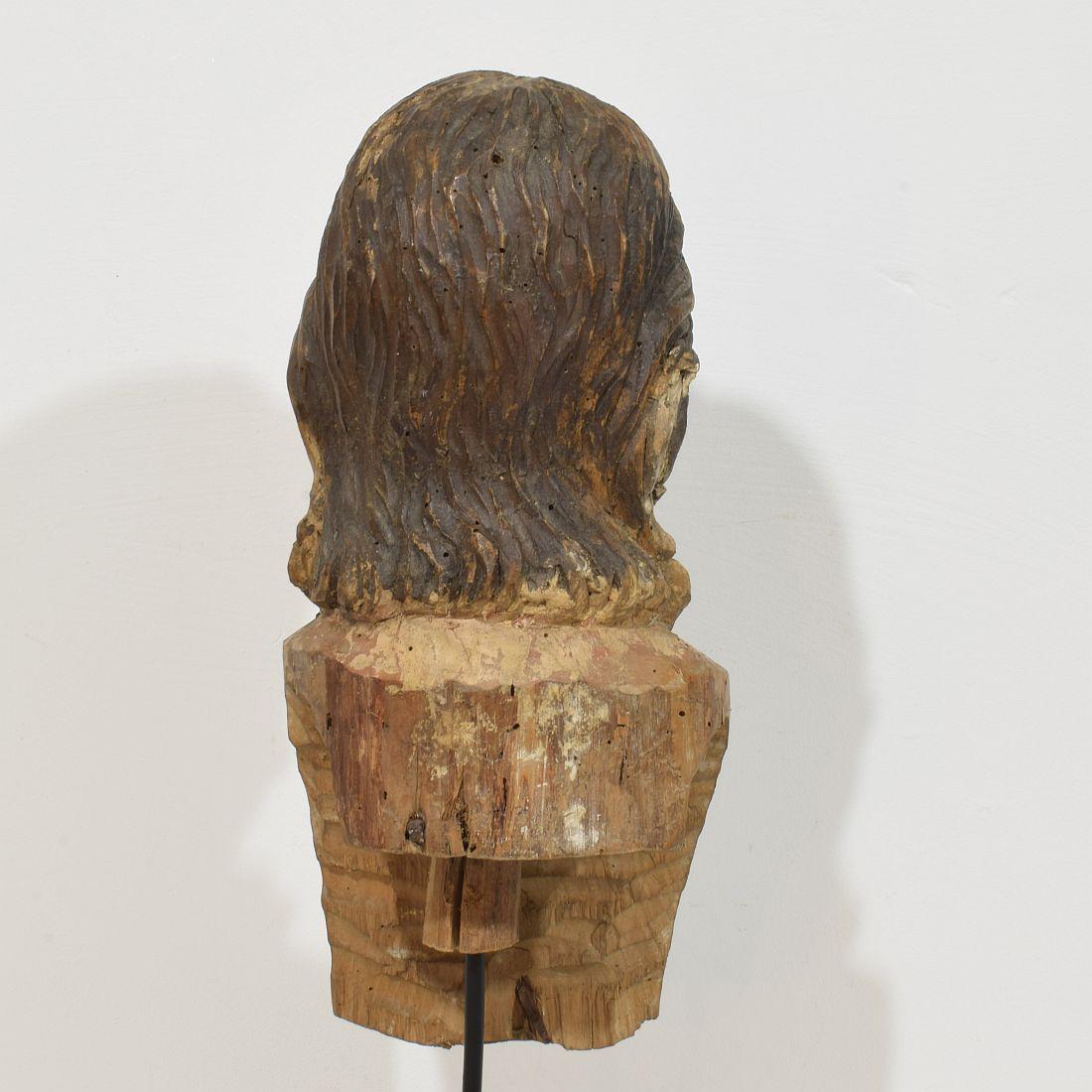 Grande tête de Christ italienne / napolitaine du 18ème siècle en bois sculpté à la main en vente 3