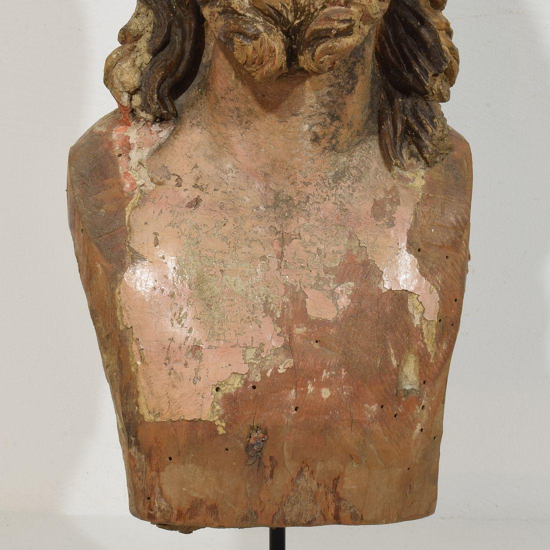 Grande tête de Christ italienne / napolitaine du 18ème siècle en bois sculpté à la main en vente 7
