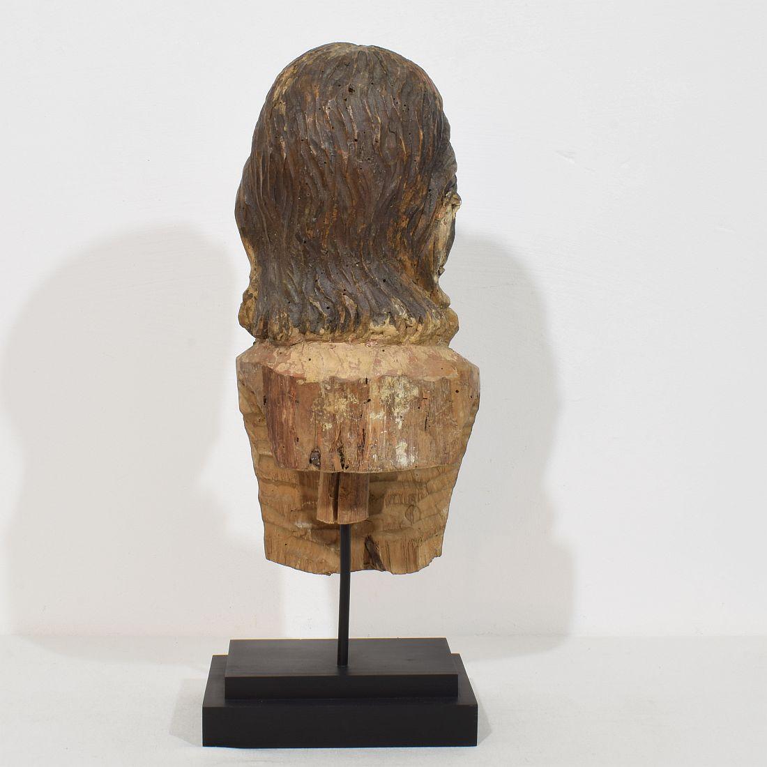 Large 18th Century Italian / Neapolitan Hand Carved Wooden Head of Christ In Good Condition For Sale In Buisson, FR