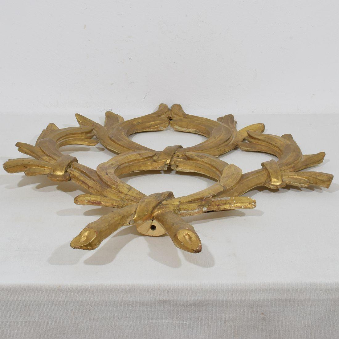 Large 18th Century Italian Neoclassical Carved Giltwood Ornament For Sale 13