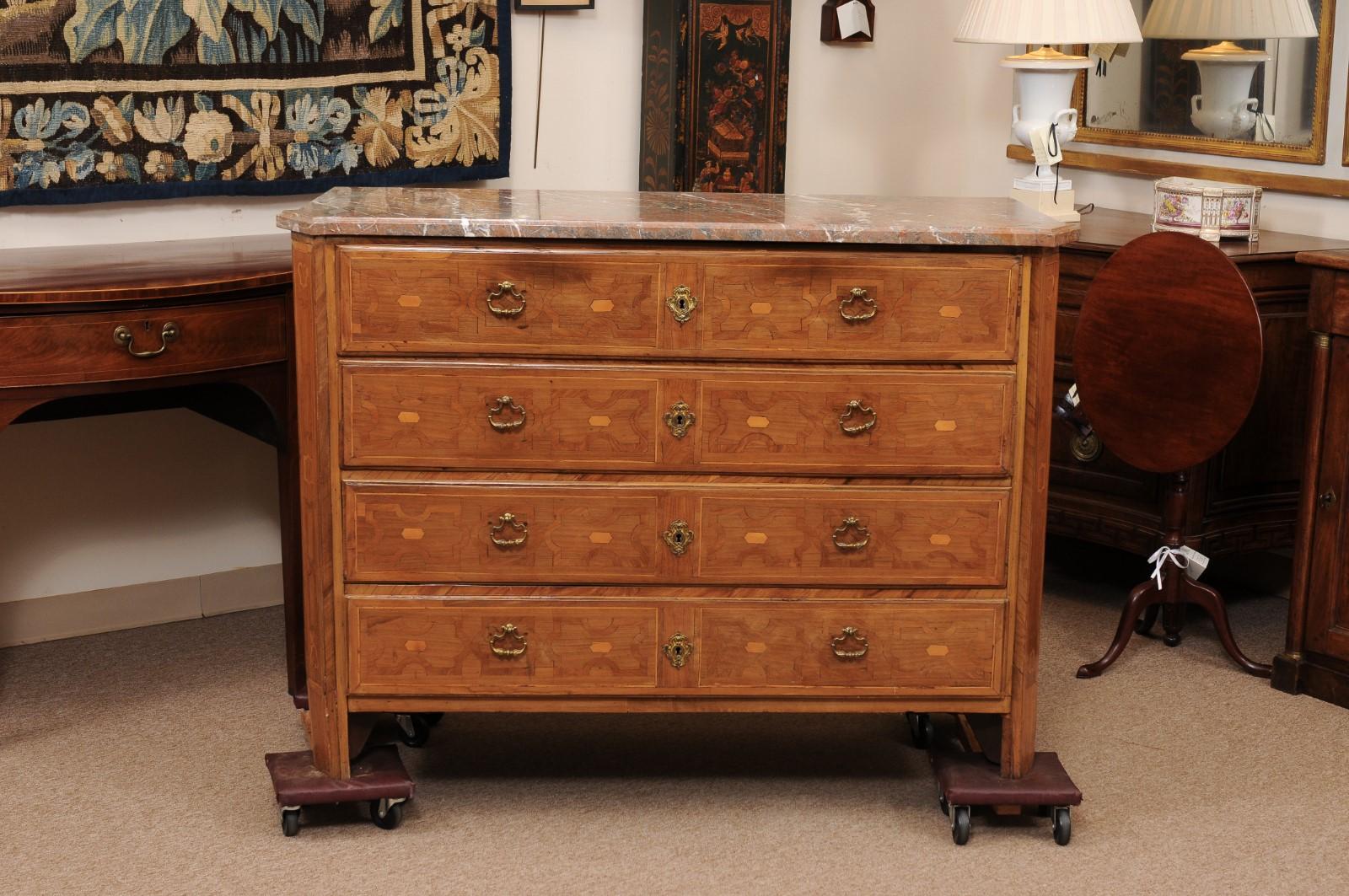Grande commode in legno di noce neoclassico italiano del XVIII secolo in vendita 4