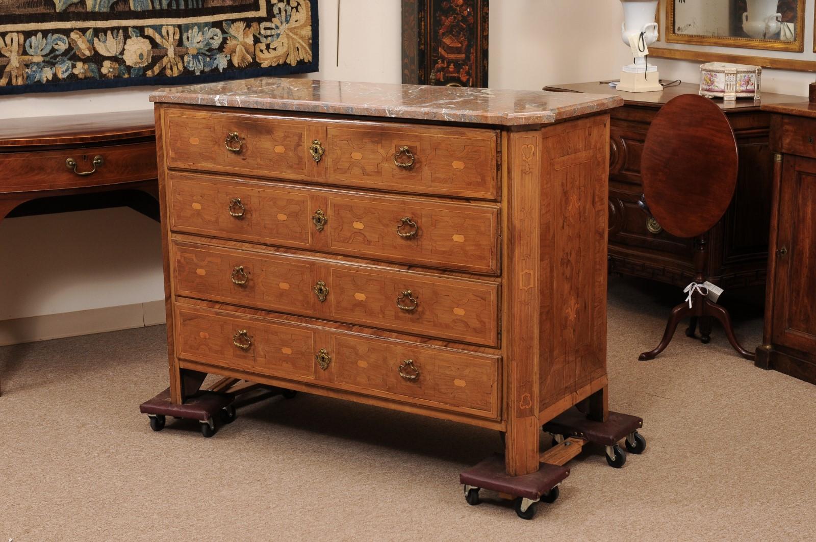 Grande commode in legno di noce neoclassico italiano del XVIII secolo in vendita 3
