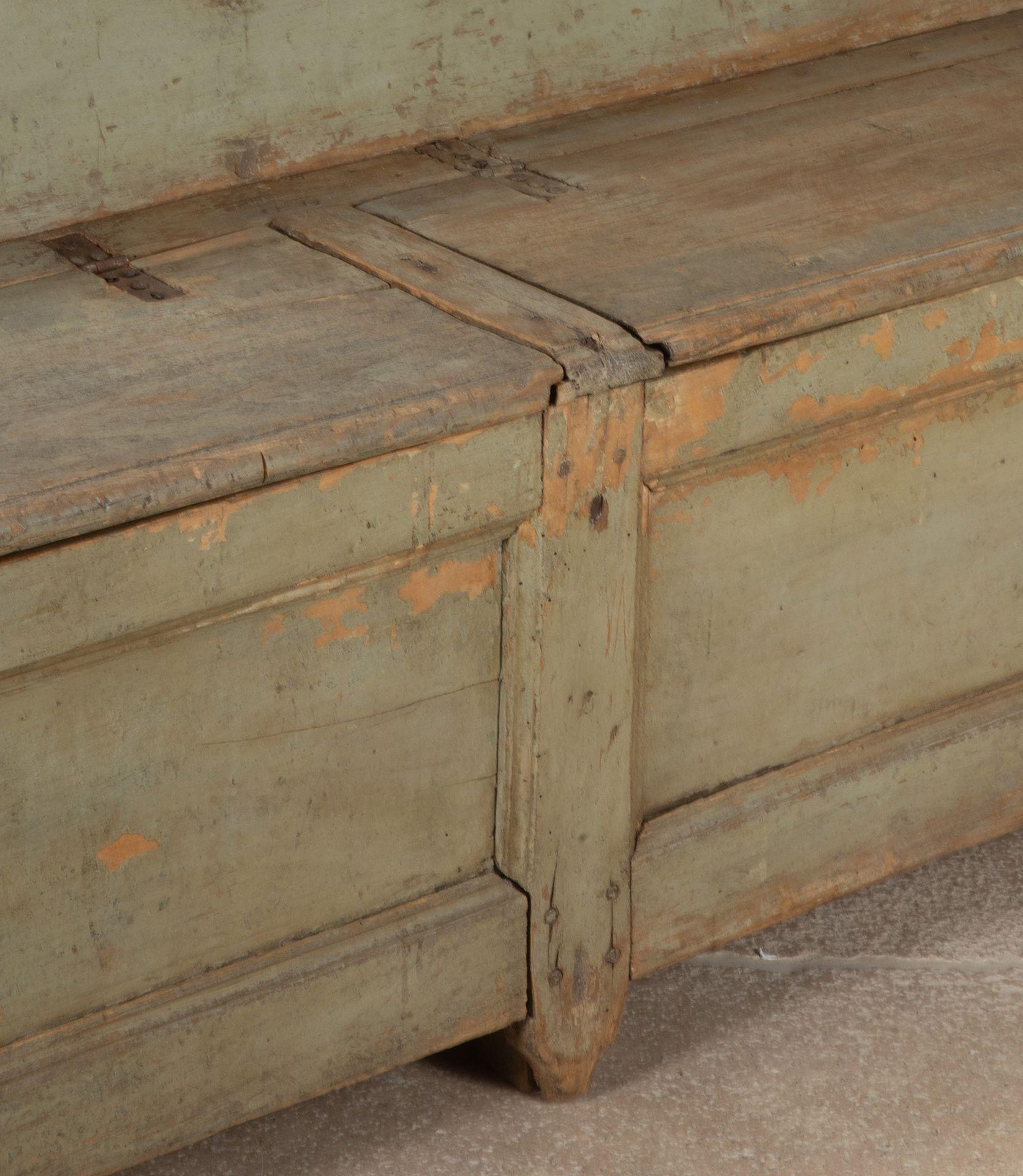 Gran banco de almacenaje italiano pintado del siglo XVIII Madera en venta
