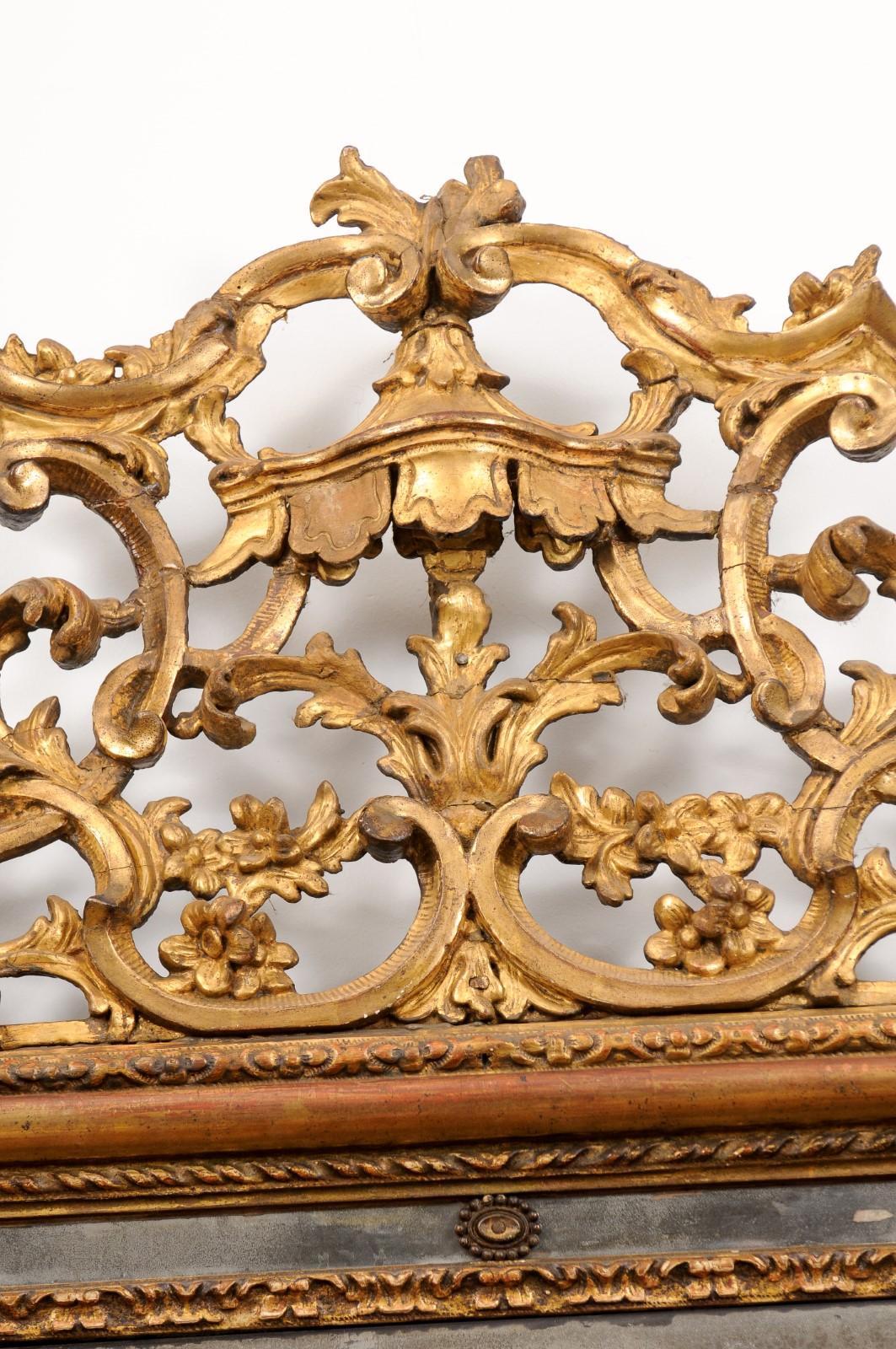 Large 18th Century Italian Rococo Giltwood Mirror with Pagoda Top For Sale 10