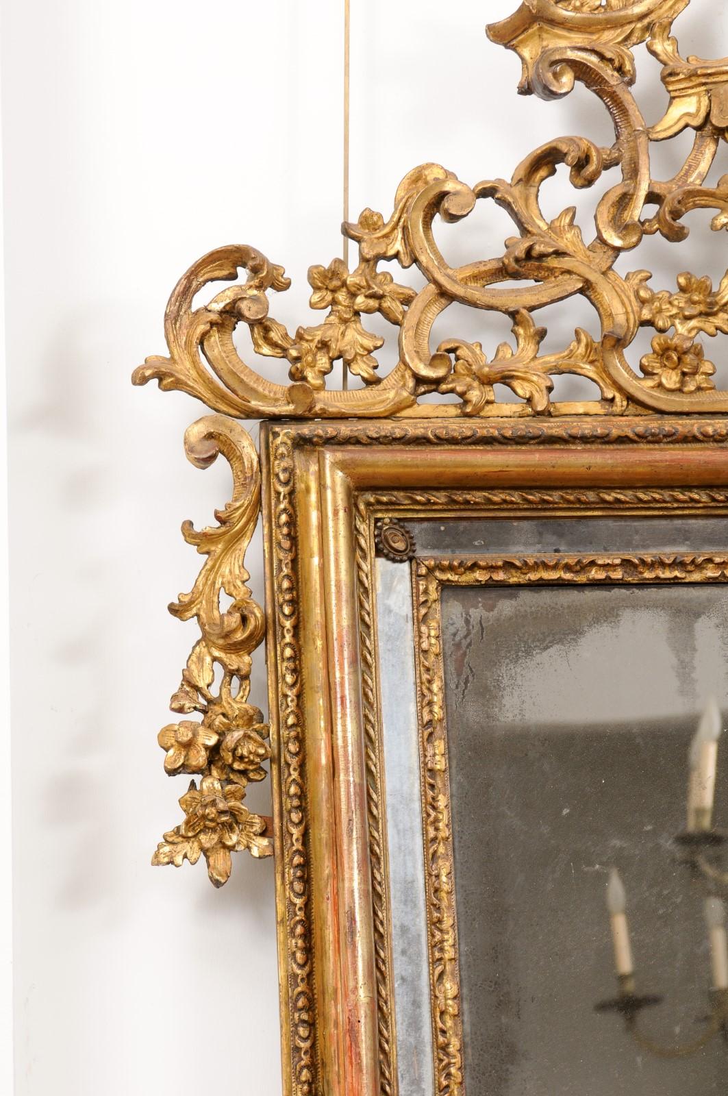 Large 18th Century Italian Rococo Giltwood Mirror with Pagoda Top For Sale 3