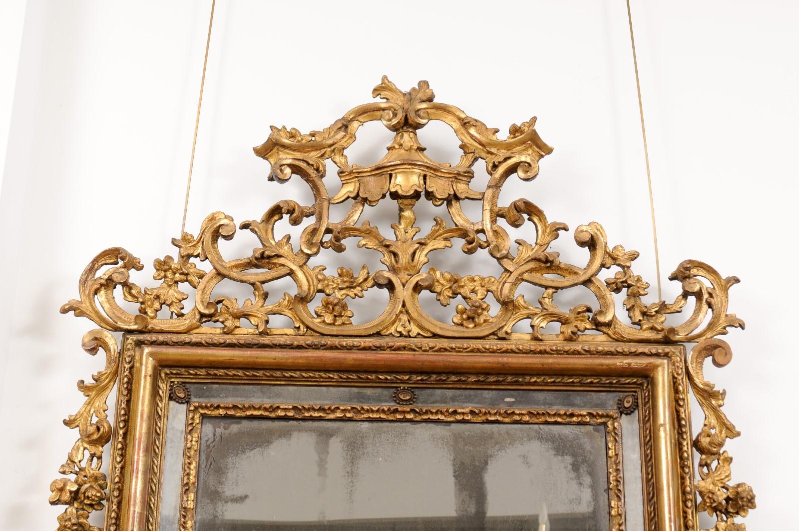 Large 18th Century Italian Rococo Giltwood Mirror with Pagoda Top For Sale 6