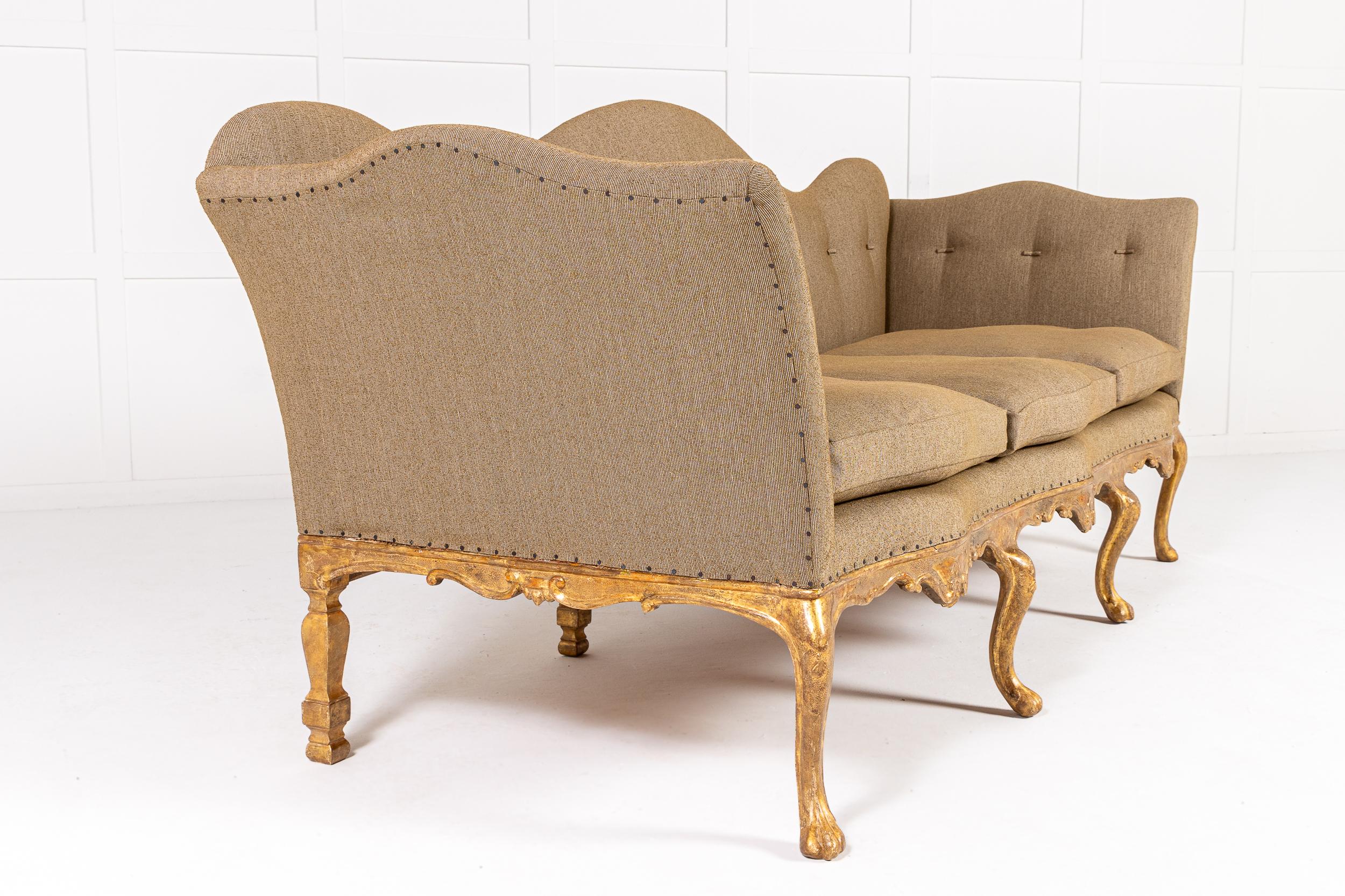 Grand canapé italien rococo du 18ème siècle en bois doré en vente 5