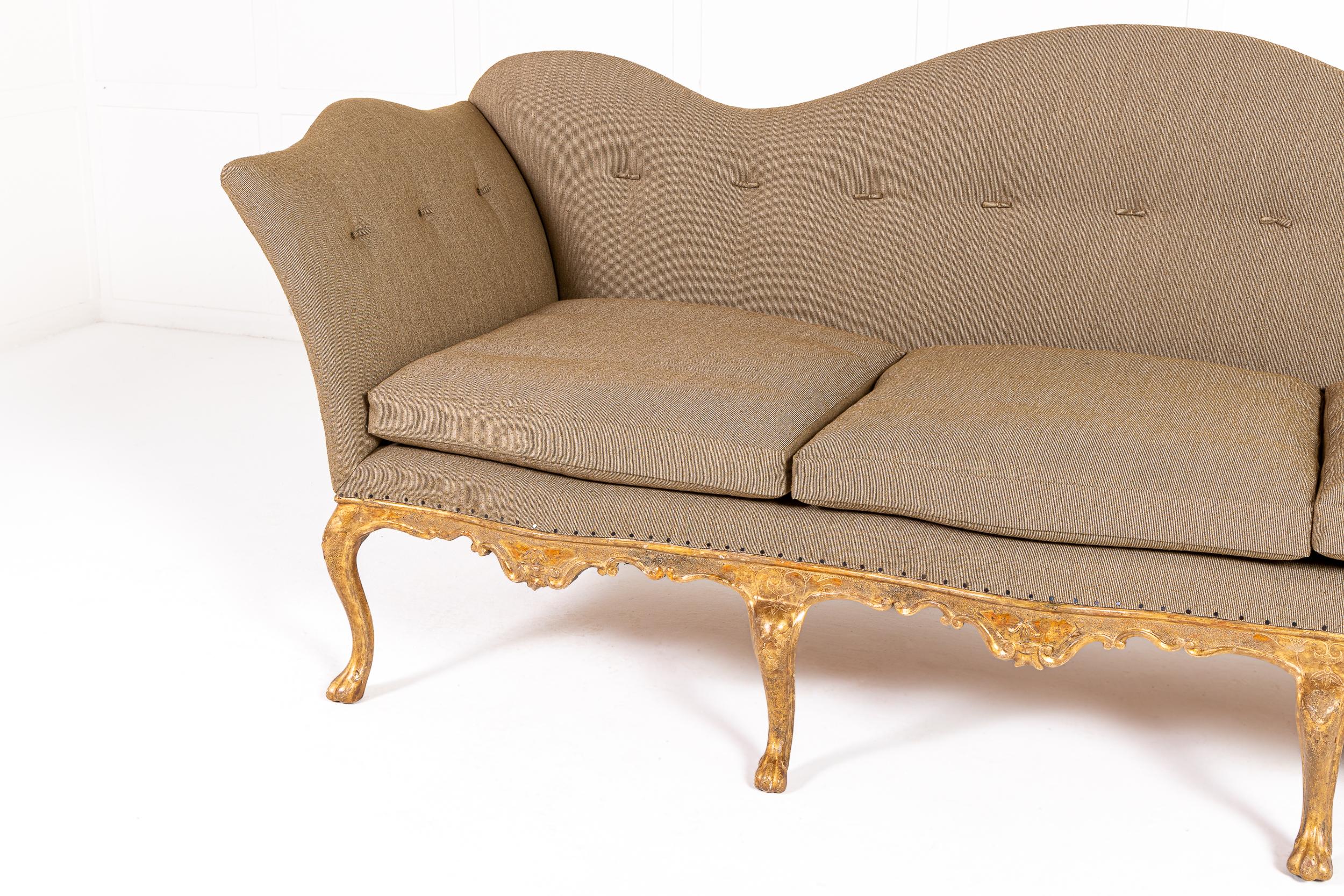 Grand canapé italien rococo du 18ème siècle en bois doré Excellent état - En vente à Gloucestershire, GB