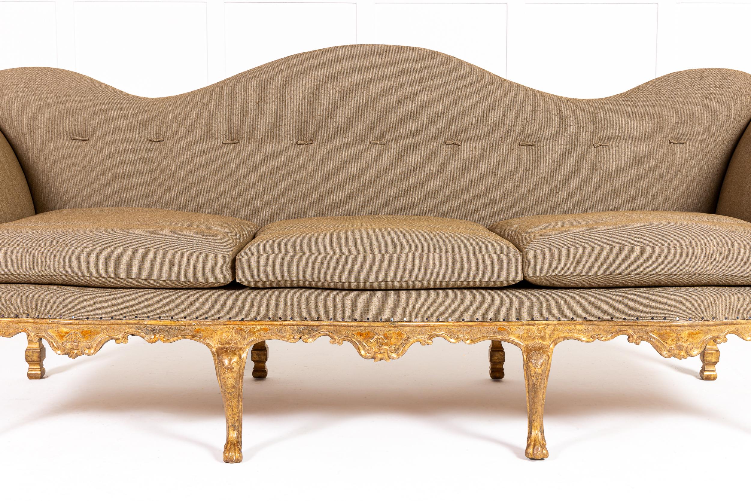 Bois doré Grand canapé italien rococo du 18ème siècle en bois doré en vente