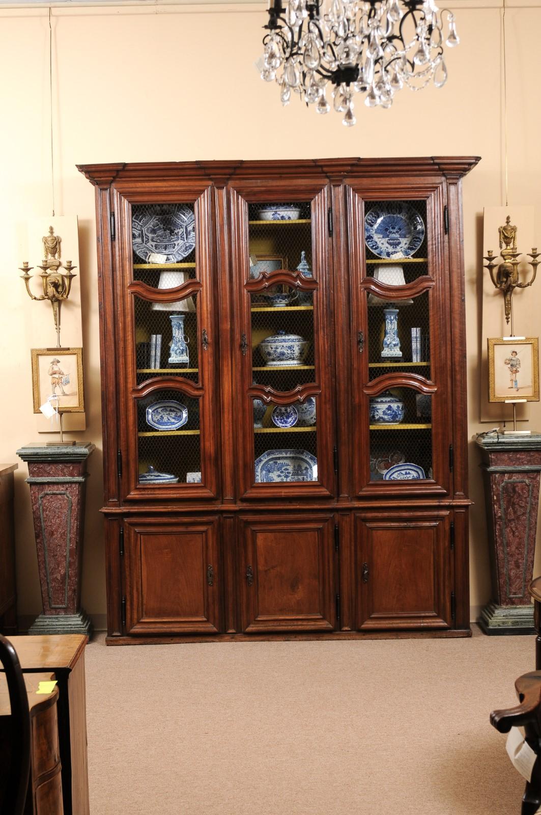 18th Century and Earlier Large 18th Century Italian Walnut Bookcase with Mesh Doors For Sale