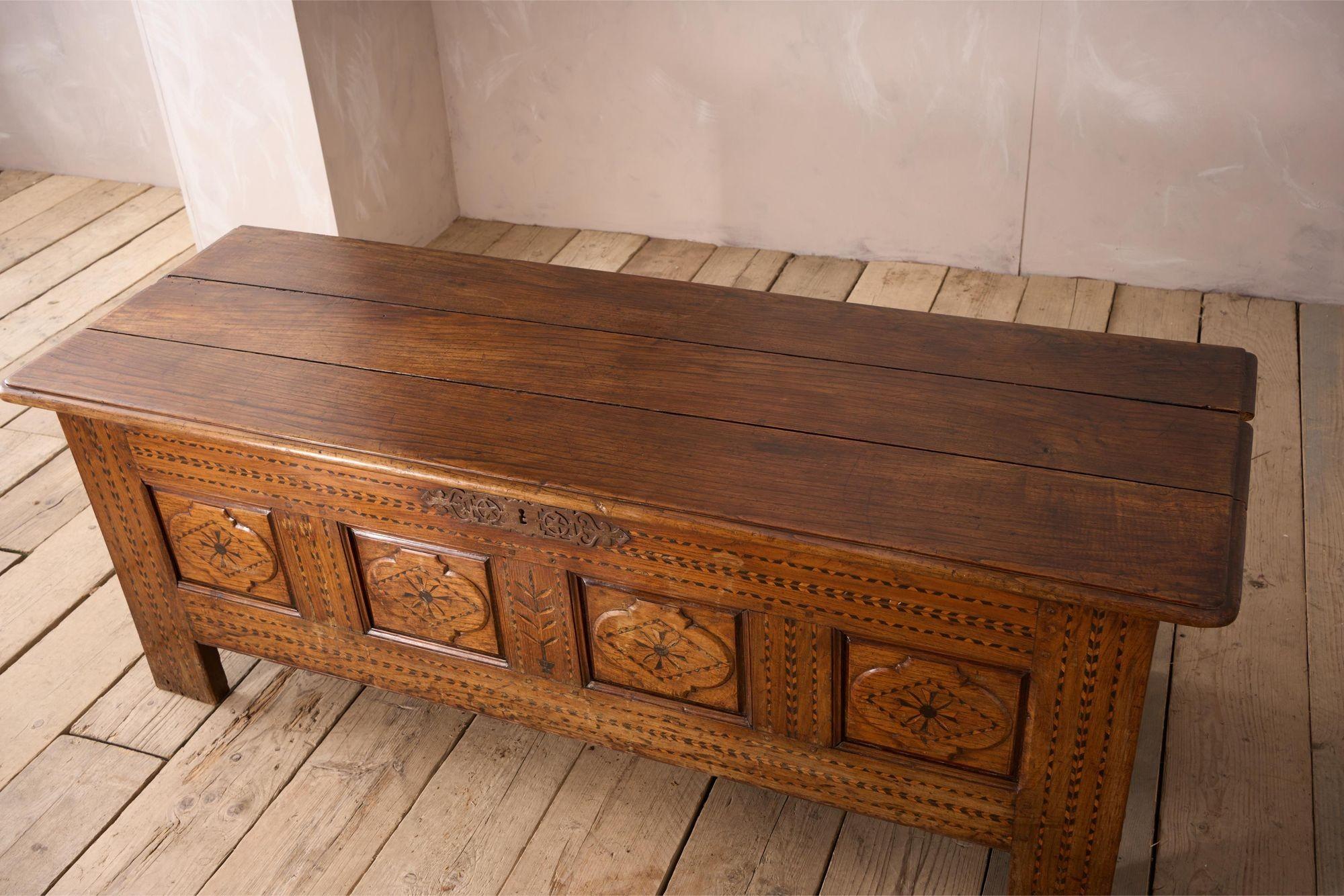Large 18th century Marquetry coffer For Sale 5
